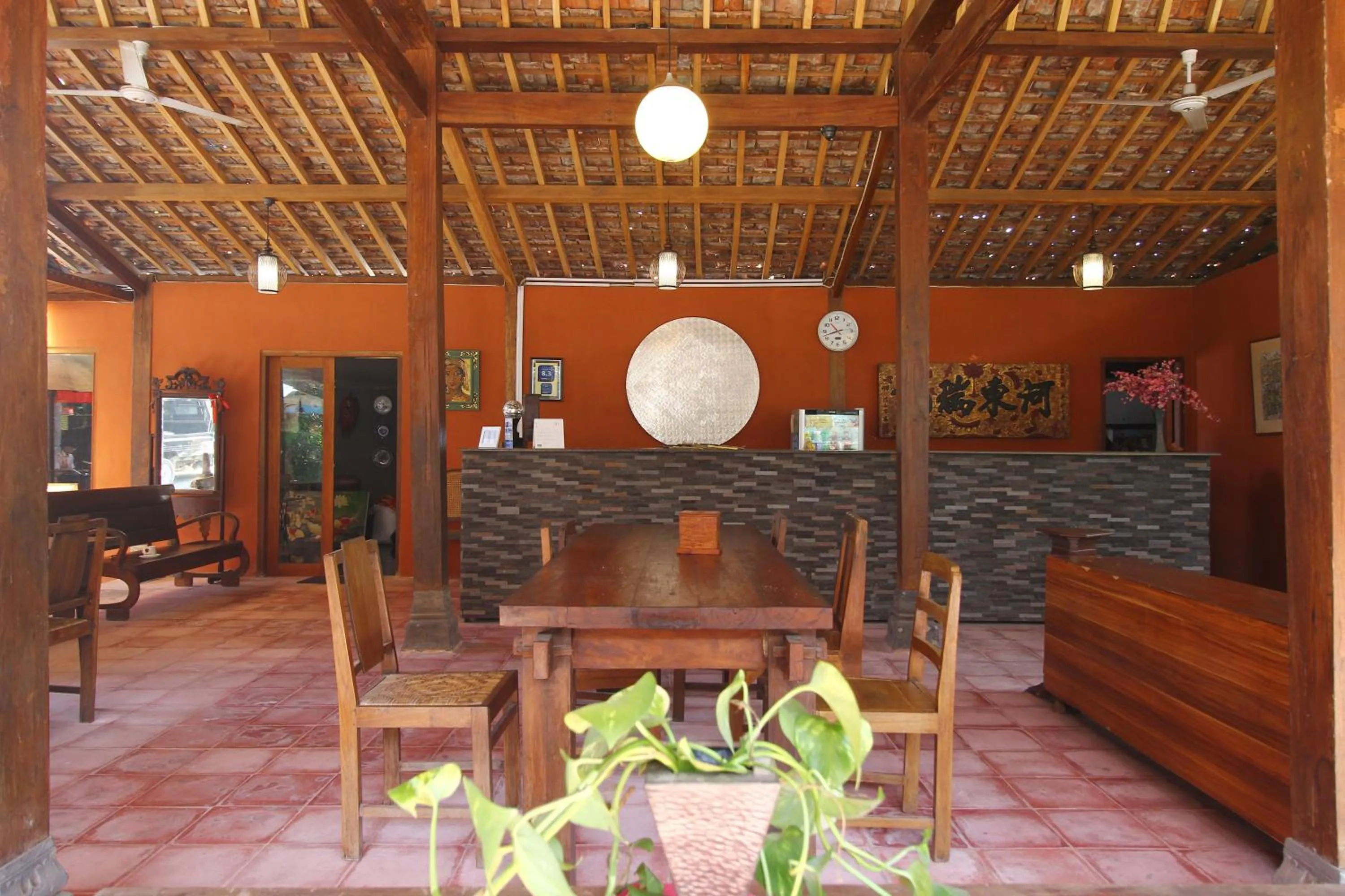 Restaurant/places to eat in Cempaka Villa