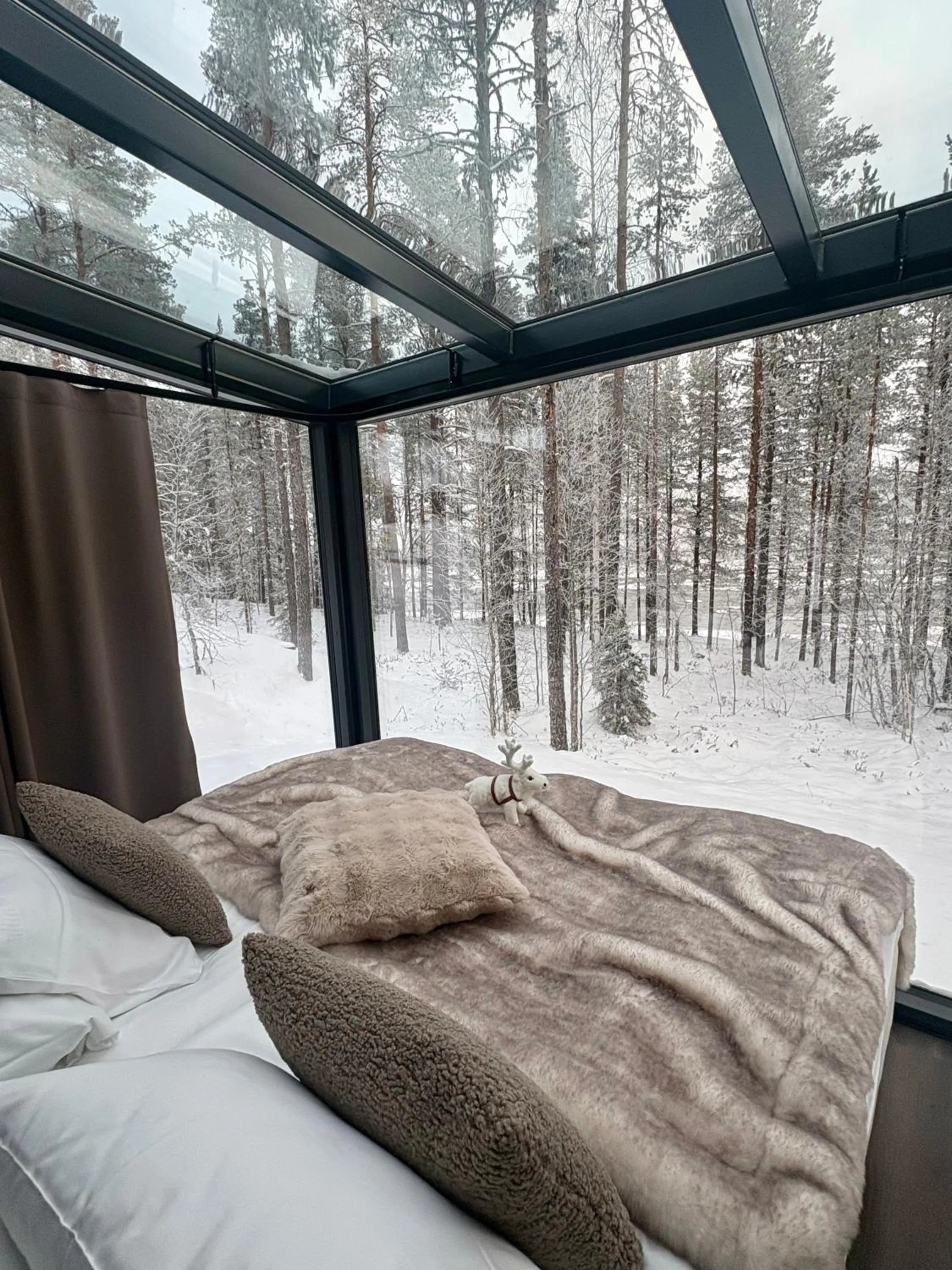 Bed in Balder Luxury Lodge & Glass Igloos