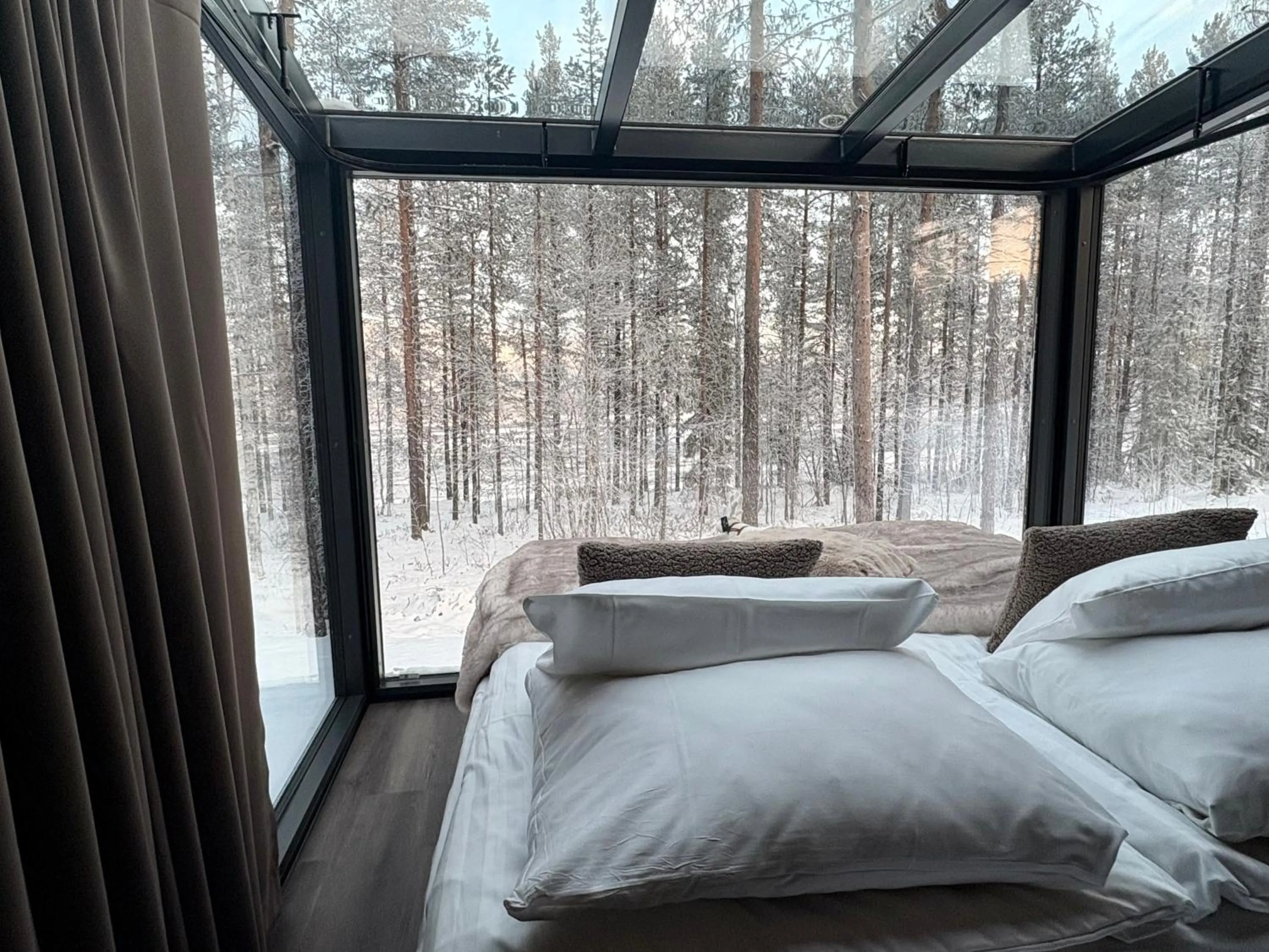 Bed in Balder Luxury Lodge & Glass Igloos