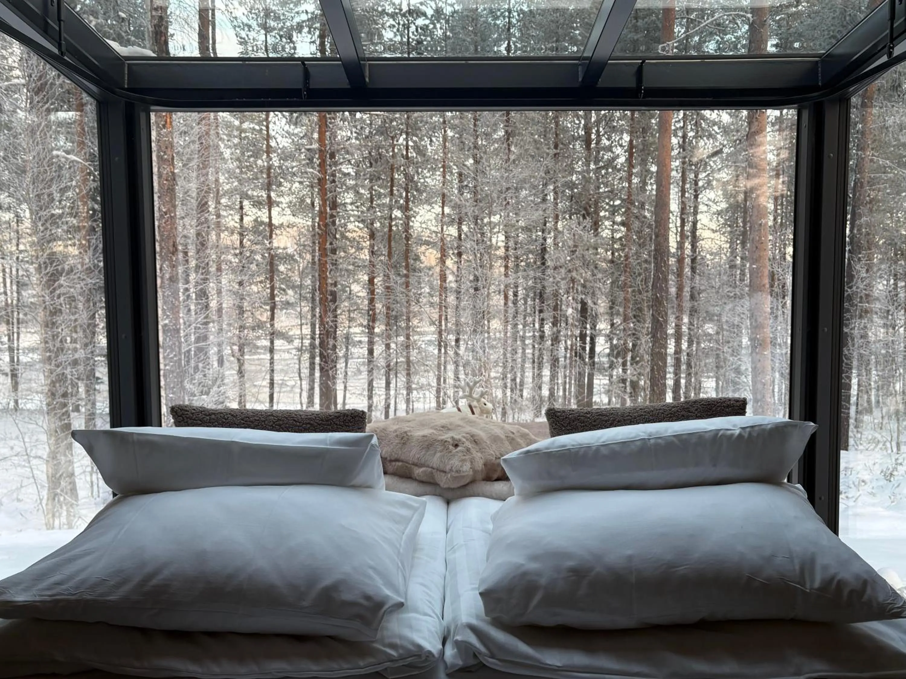 Bed in Balder Luxury Lodge & Glass Igloos