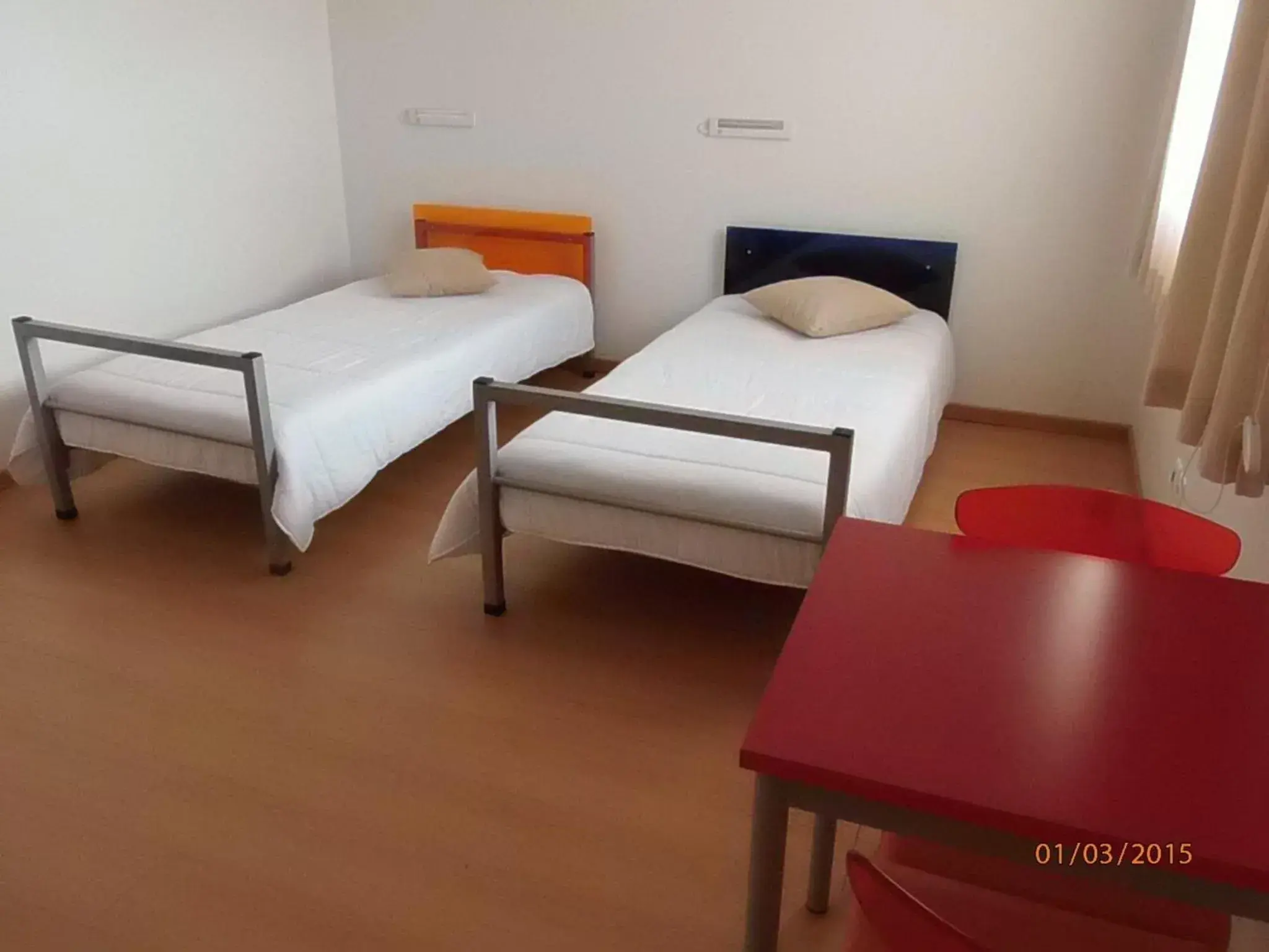 Twin Room with Shared Bathroom in HI Tavira – Pousada de Juventude Twin Room with Shared Bathroom in HI Tavira – Pousada de Juventude
