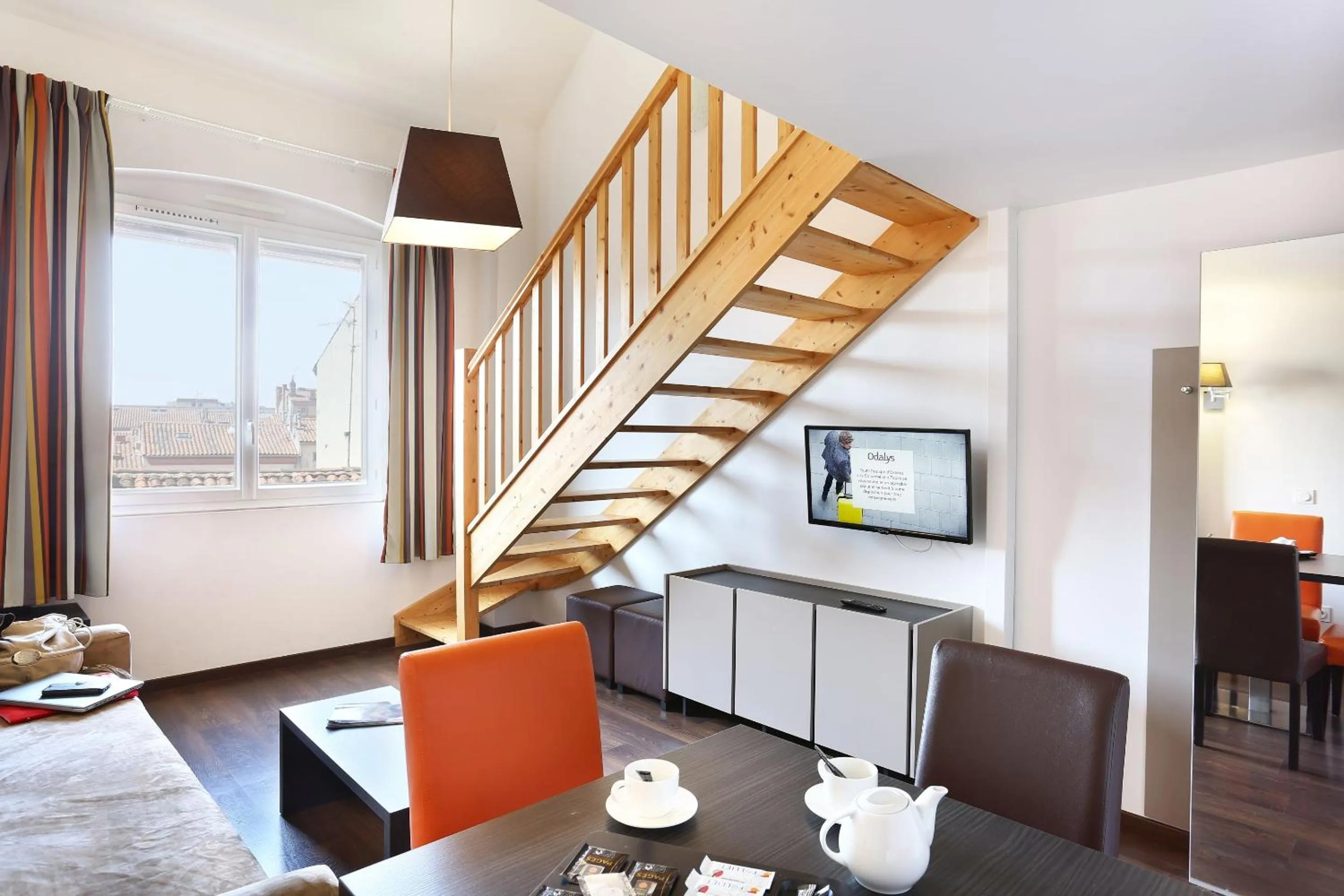 Seating area in Appart Hotel Odalys City Toulouse Colombélie