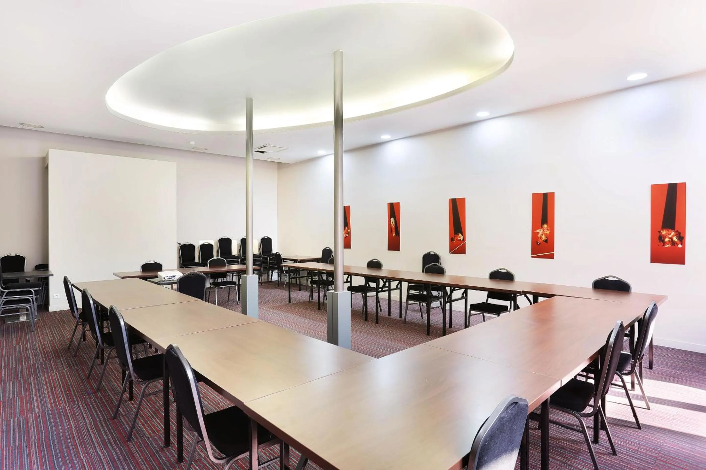 Meeting/conference room in Appart Hotel Odalys City Toulouse Colombélie