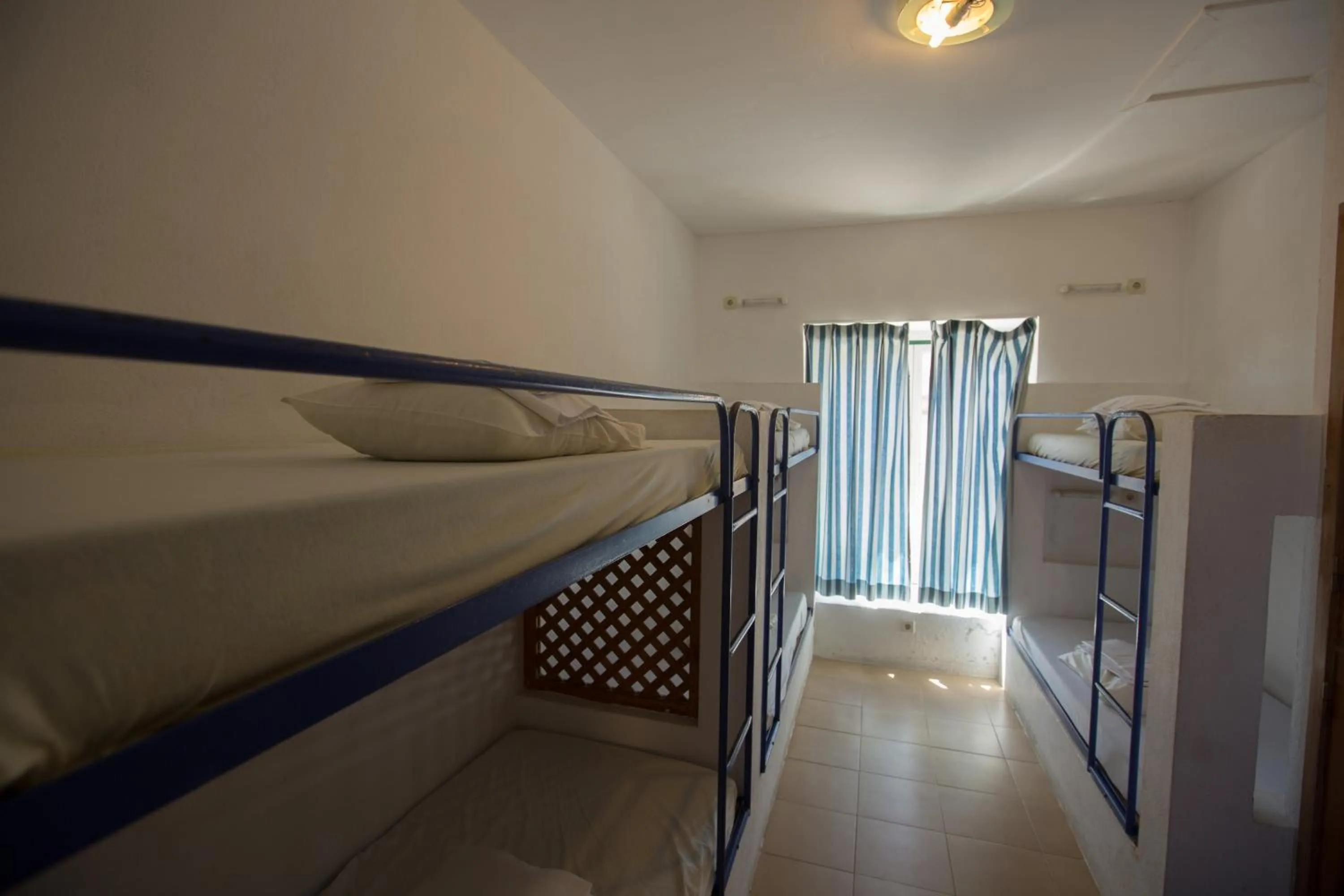 Bed in HI Oeiras – Pousada de Juventude