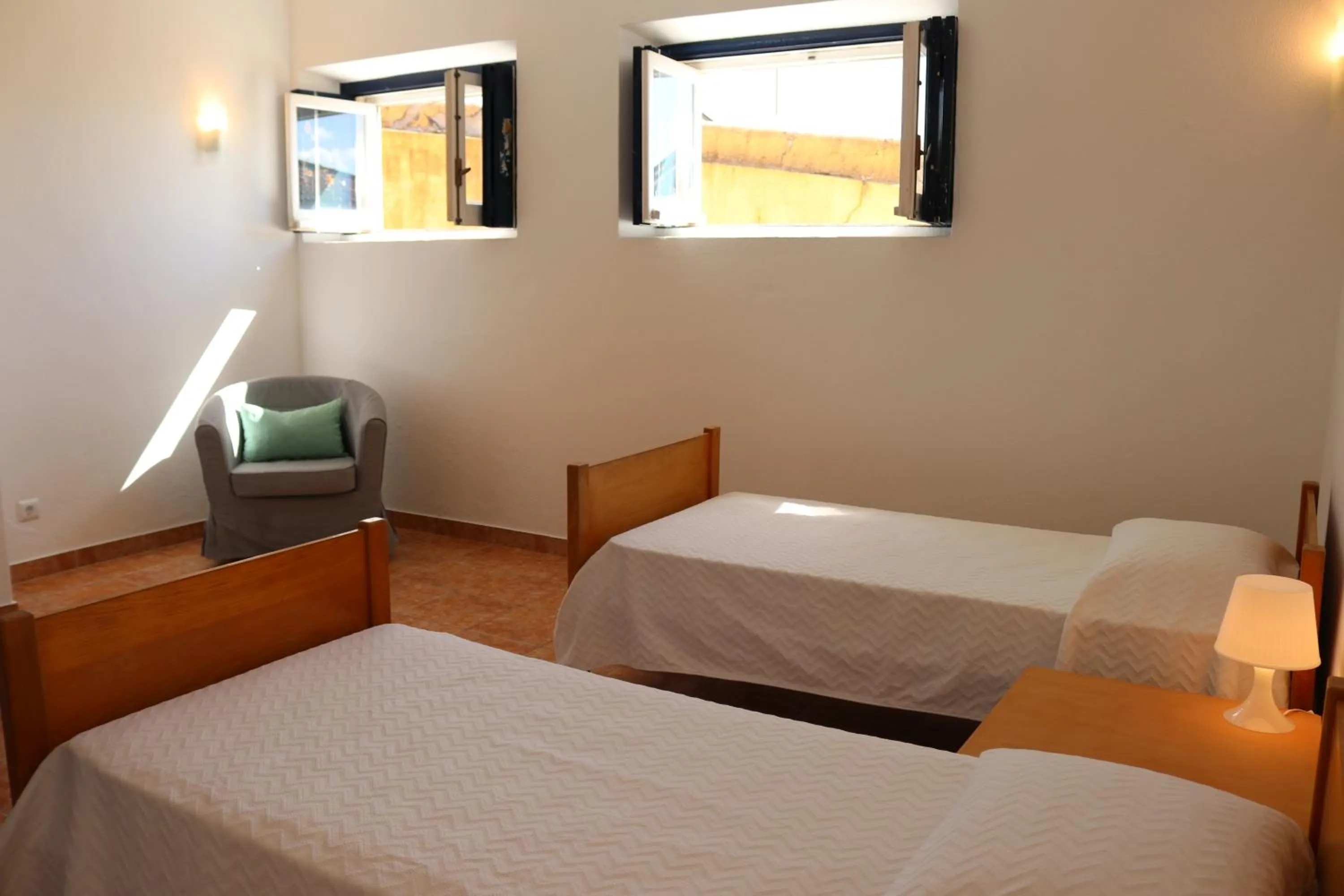 Bedroom, Bed in HI Oeiras – Pousada de Juventude