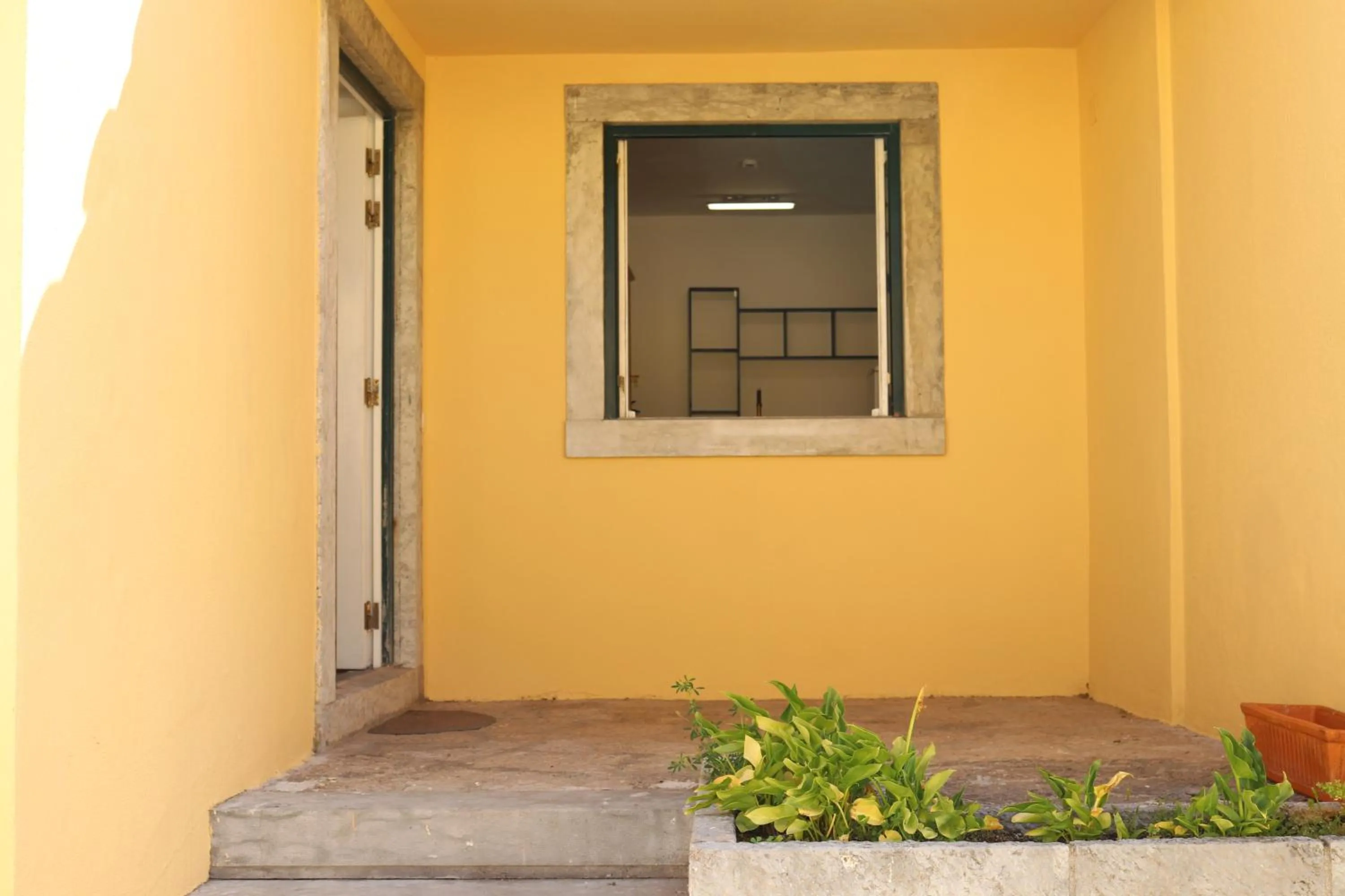 Facade/entrance in HI Oeiras – Pousada de Juventude