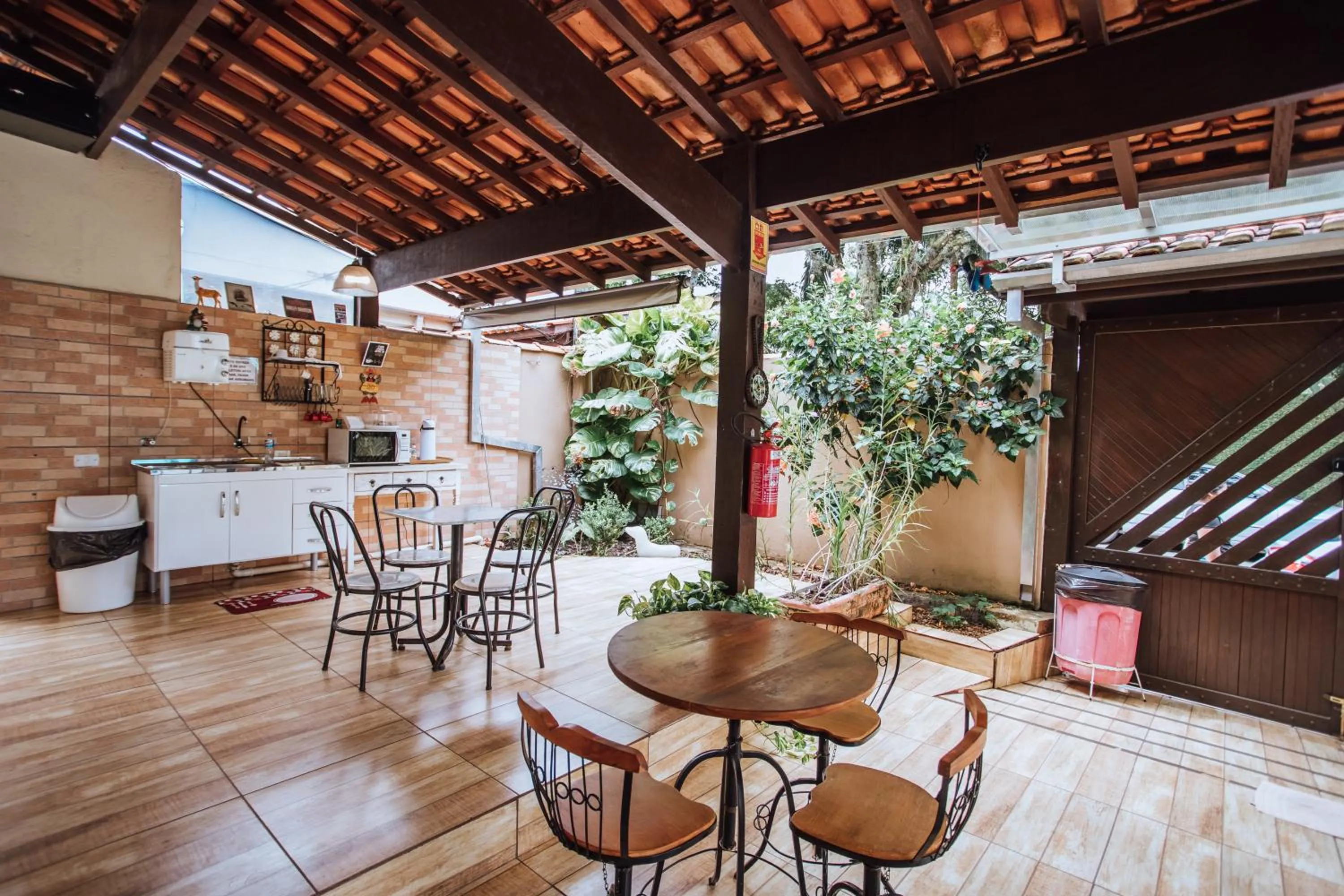 Garden in VELINN Pousada Praia do Perequê