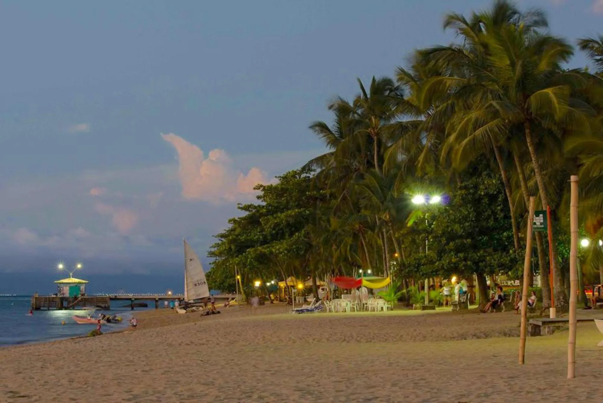 Nearby landmark in VELINN Pousada Praia do Perequê