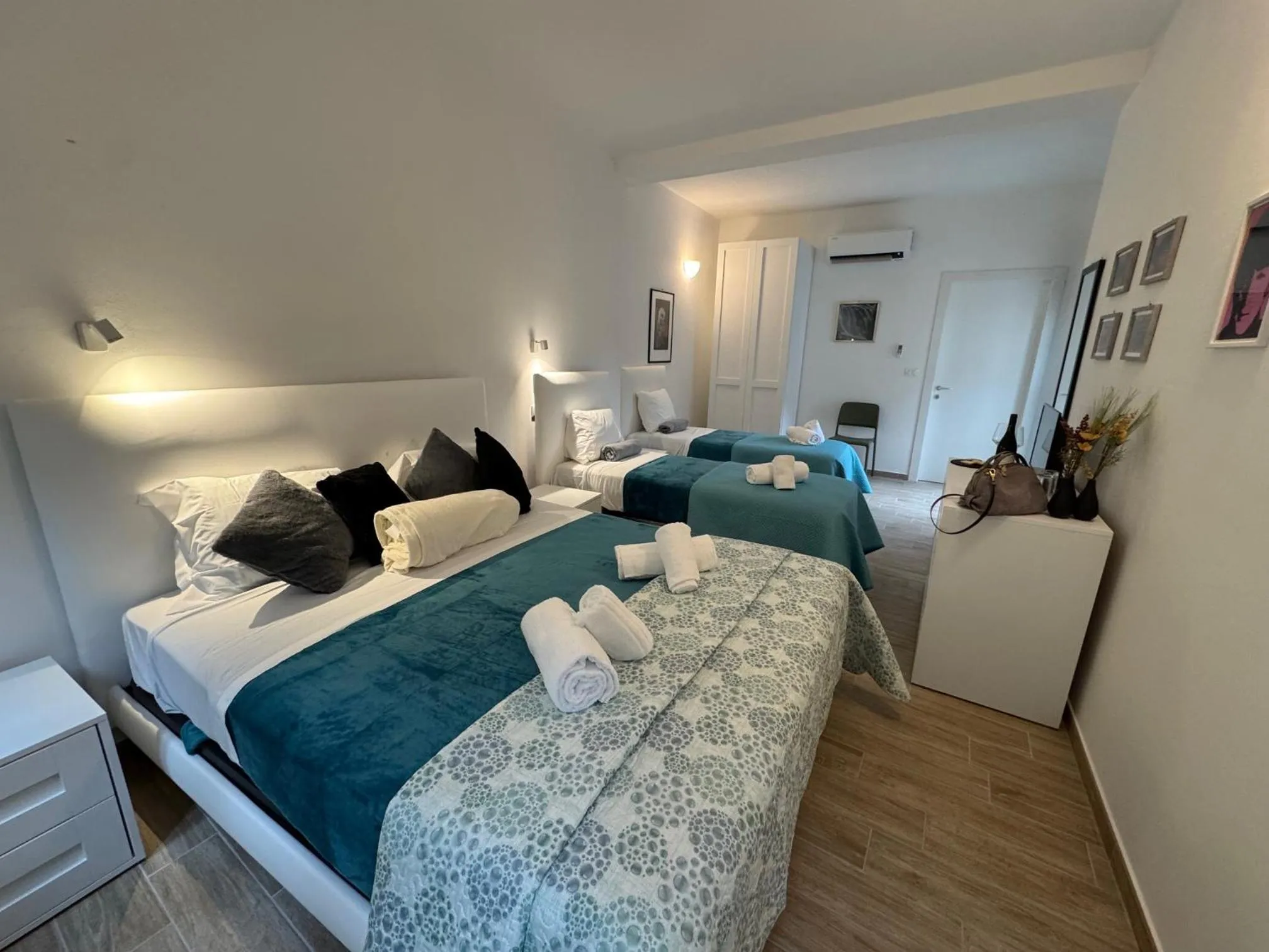 Photo of the whole room, Bed in Albergo Tenco by Bottega