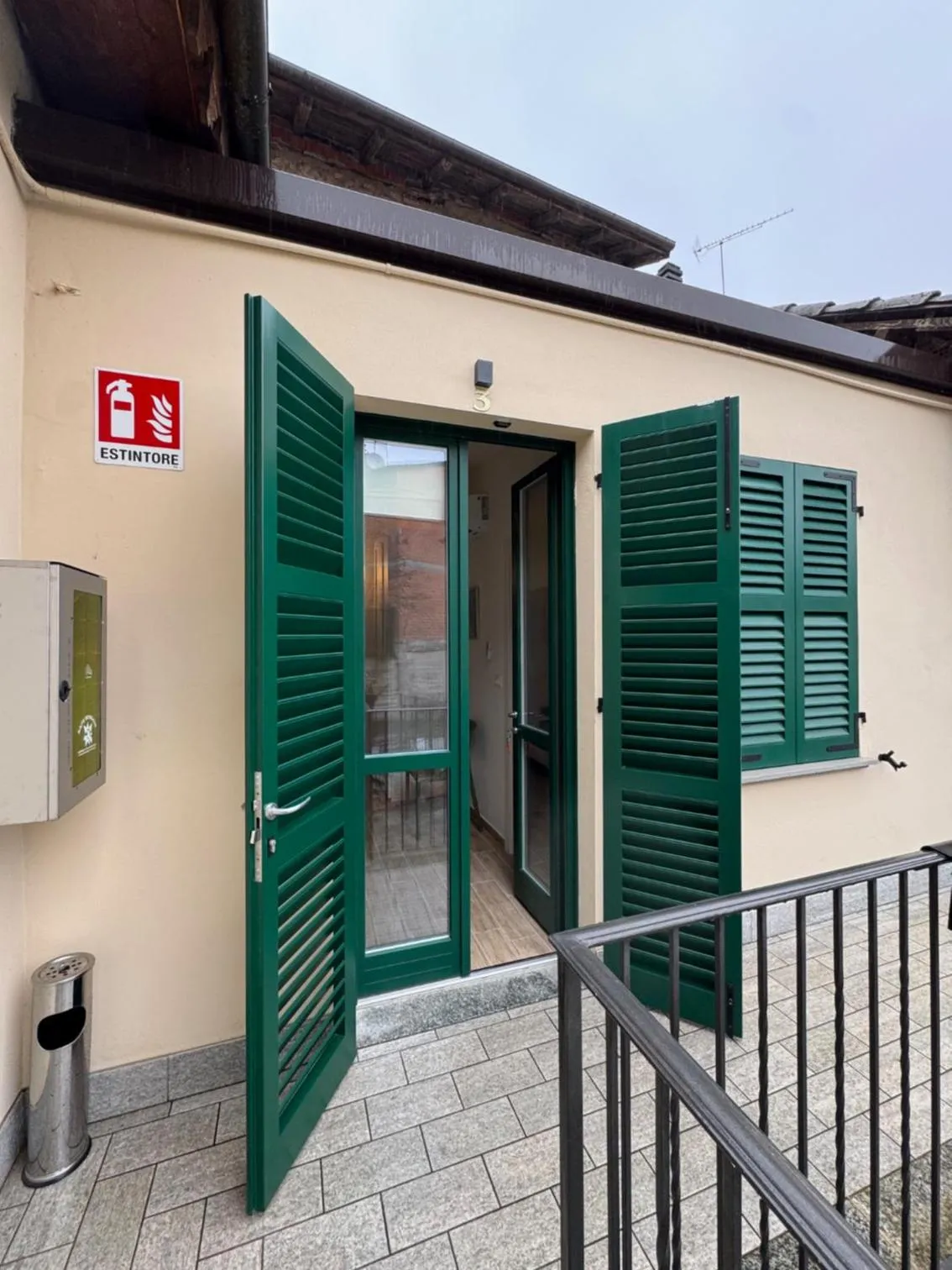 Property building in Albergo Tenco by Bottega