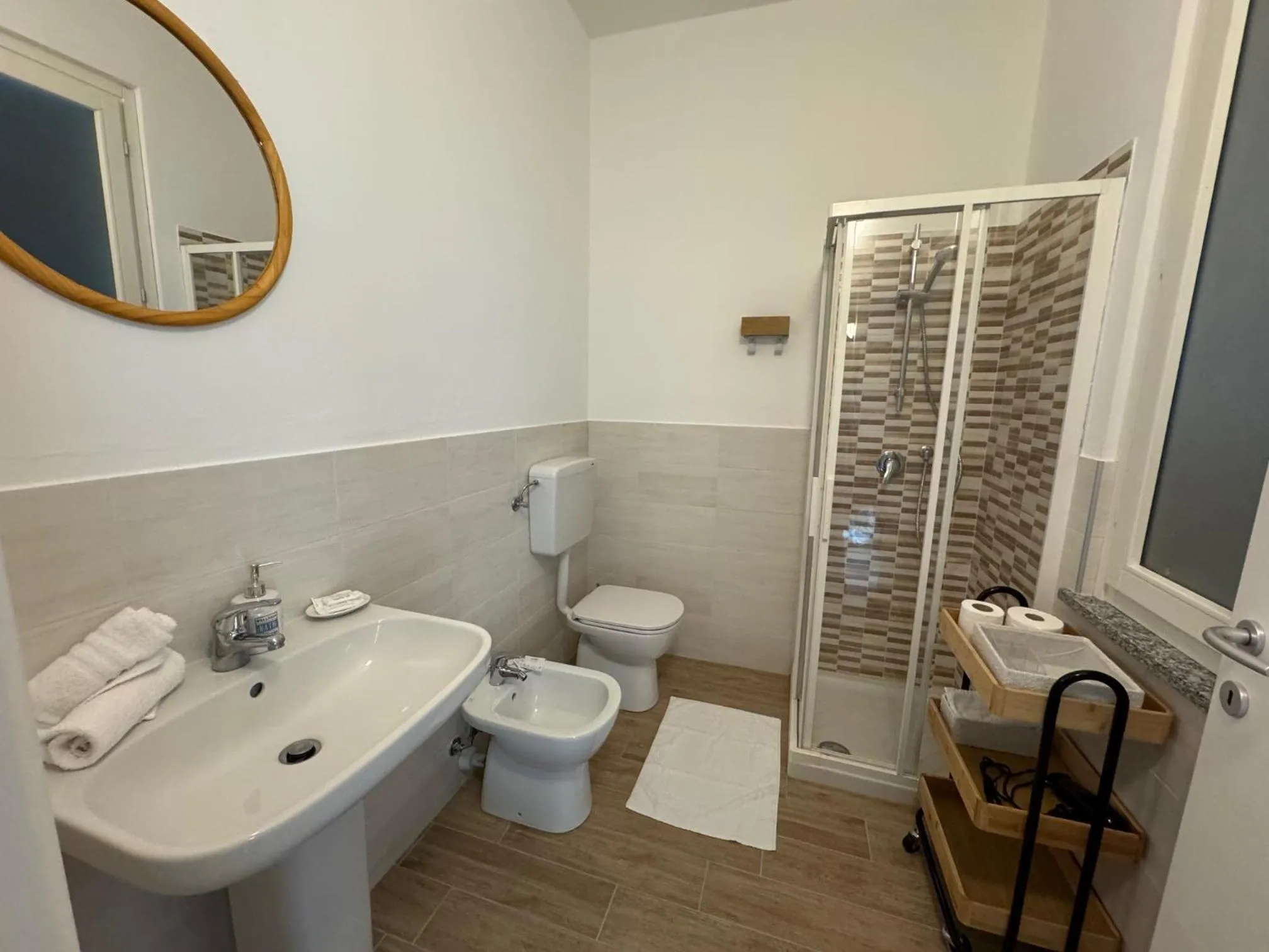 Shower in Albergo Tenco by Bottega