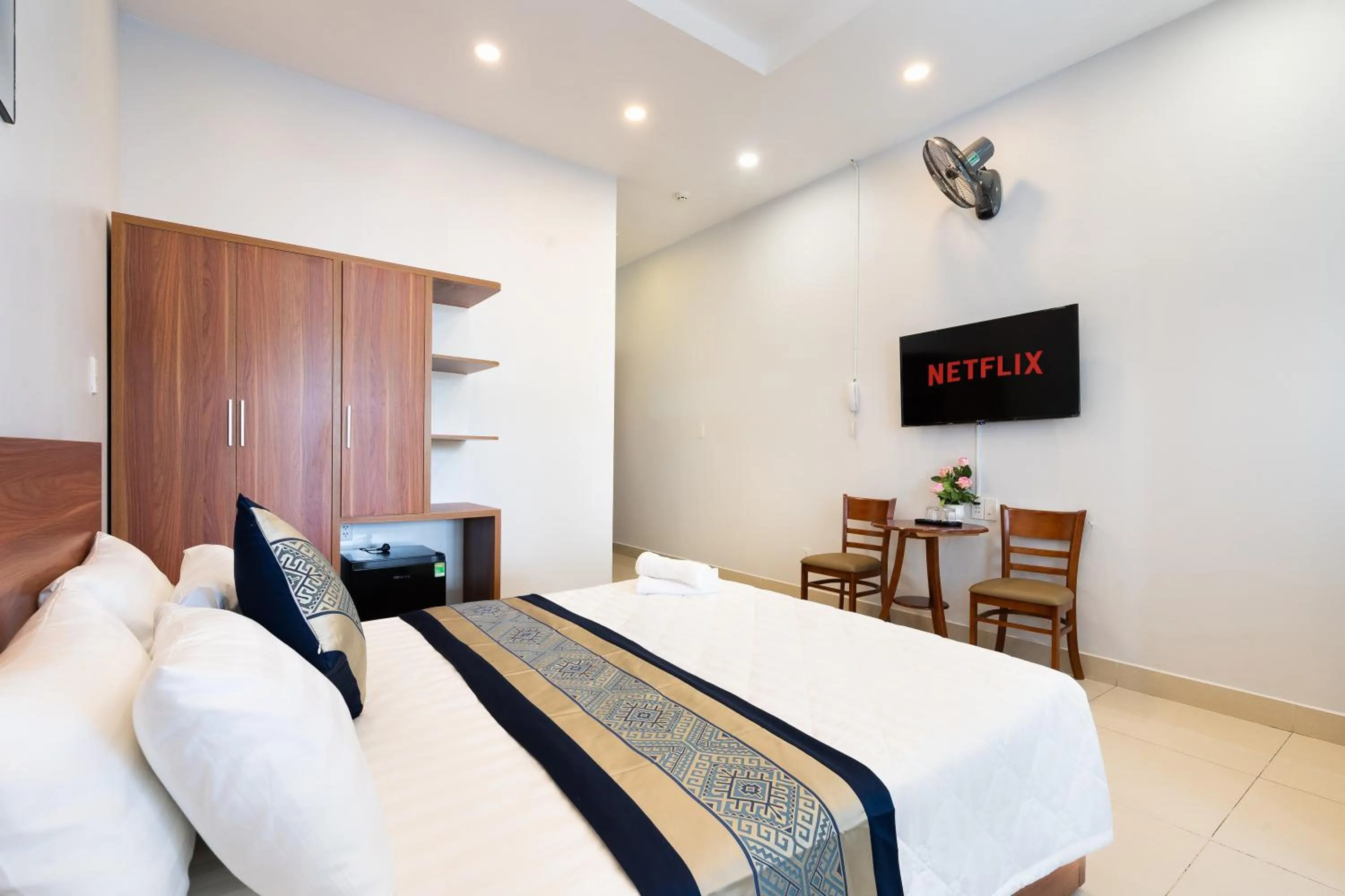 Bed in Green Airport Hotel