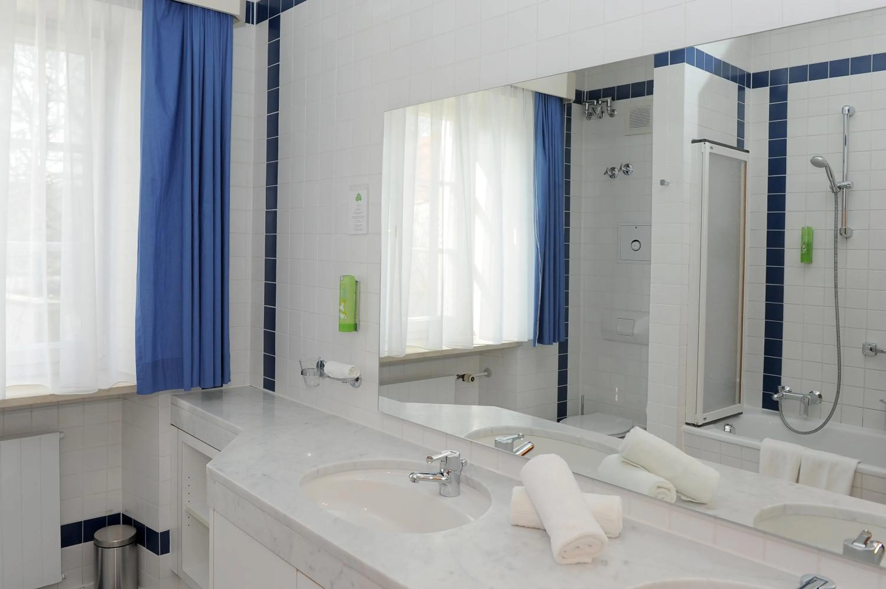 Photo of the whole room in Schloss Hohenkammer