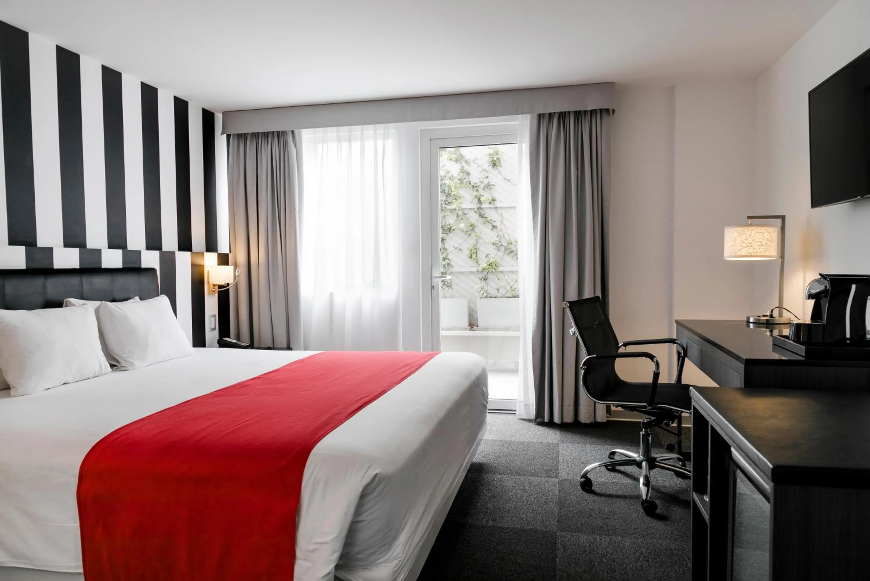 Balcony/Terrace, Bed in Wyndham Costa del Sol Lima City