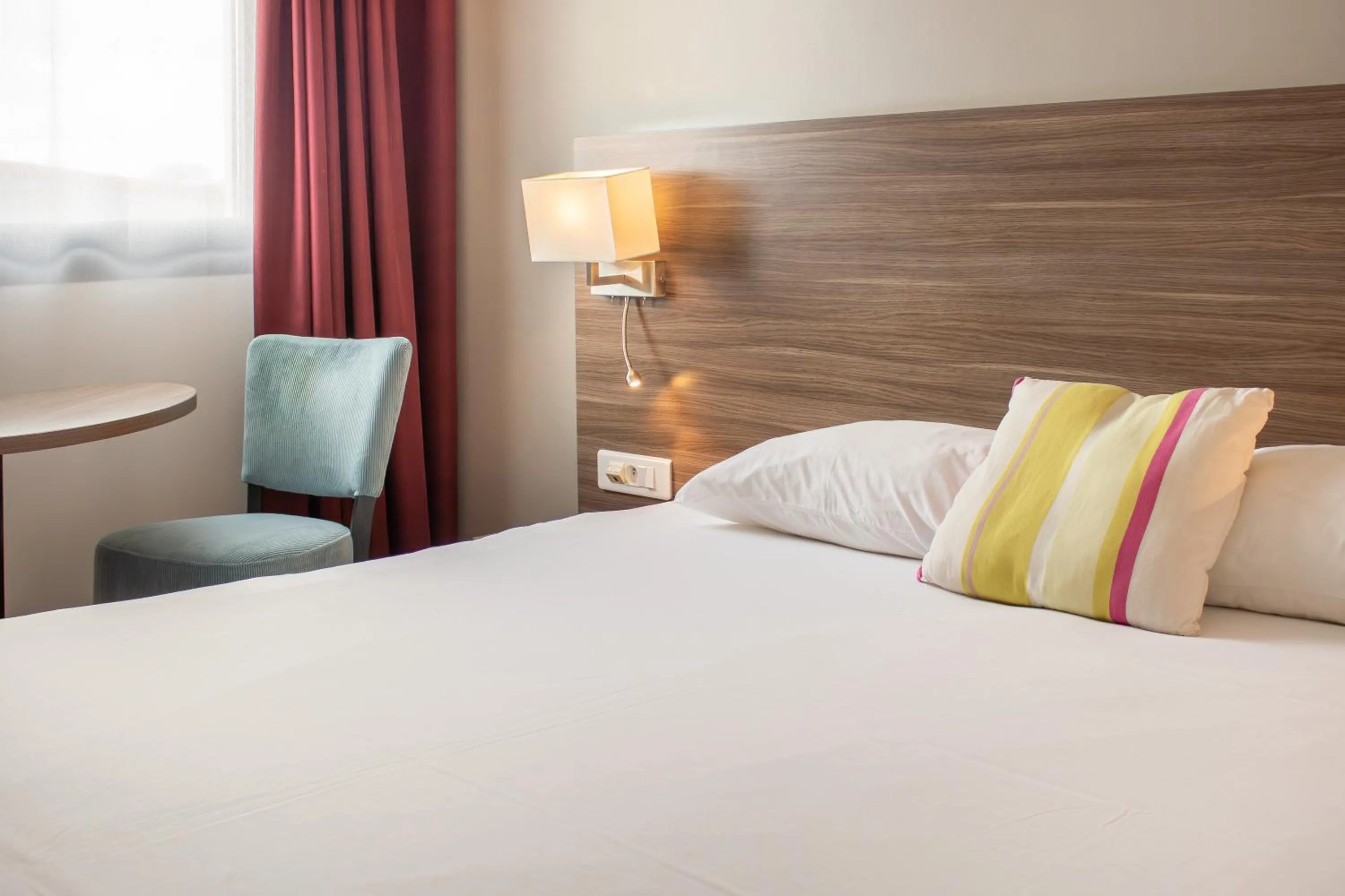 Bedroom, Bed in Brit Hotel Dieppe