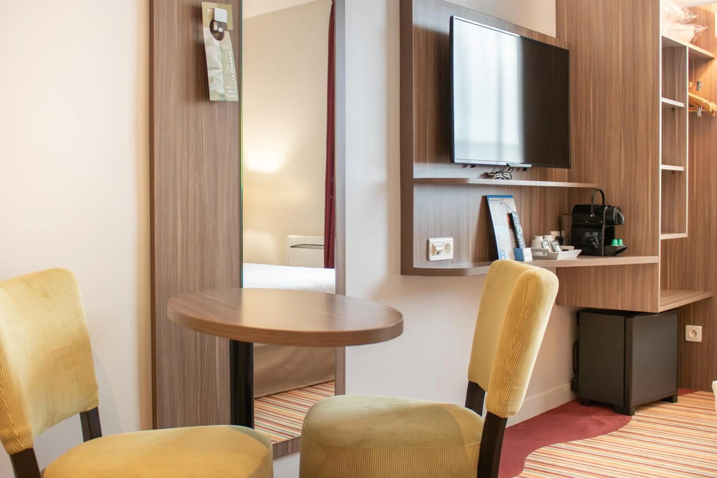 Bedroom in Brit Hotel Dieppe