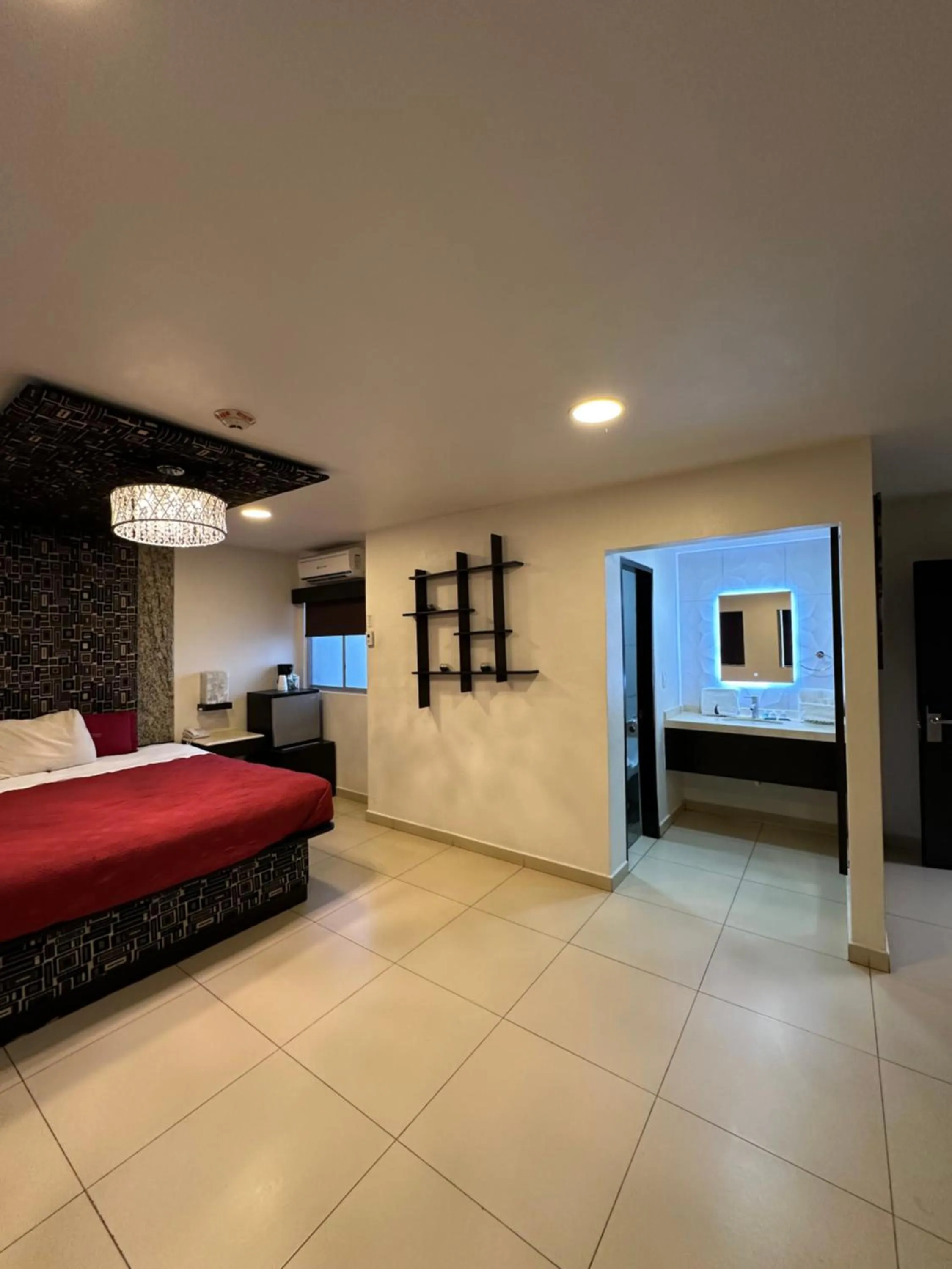 Photo of the whole room, Bed in Hotel Velario