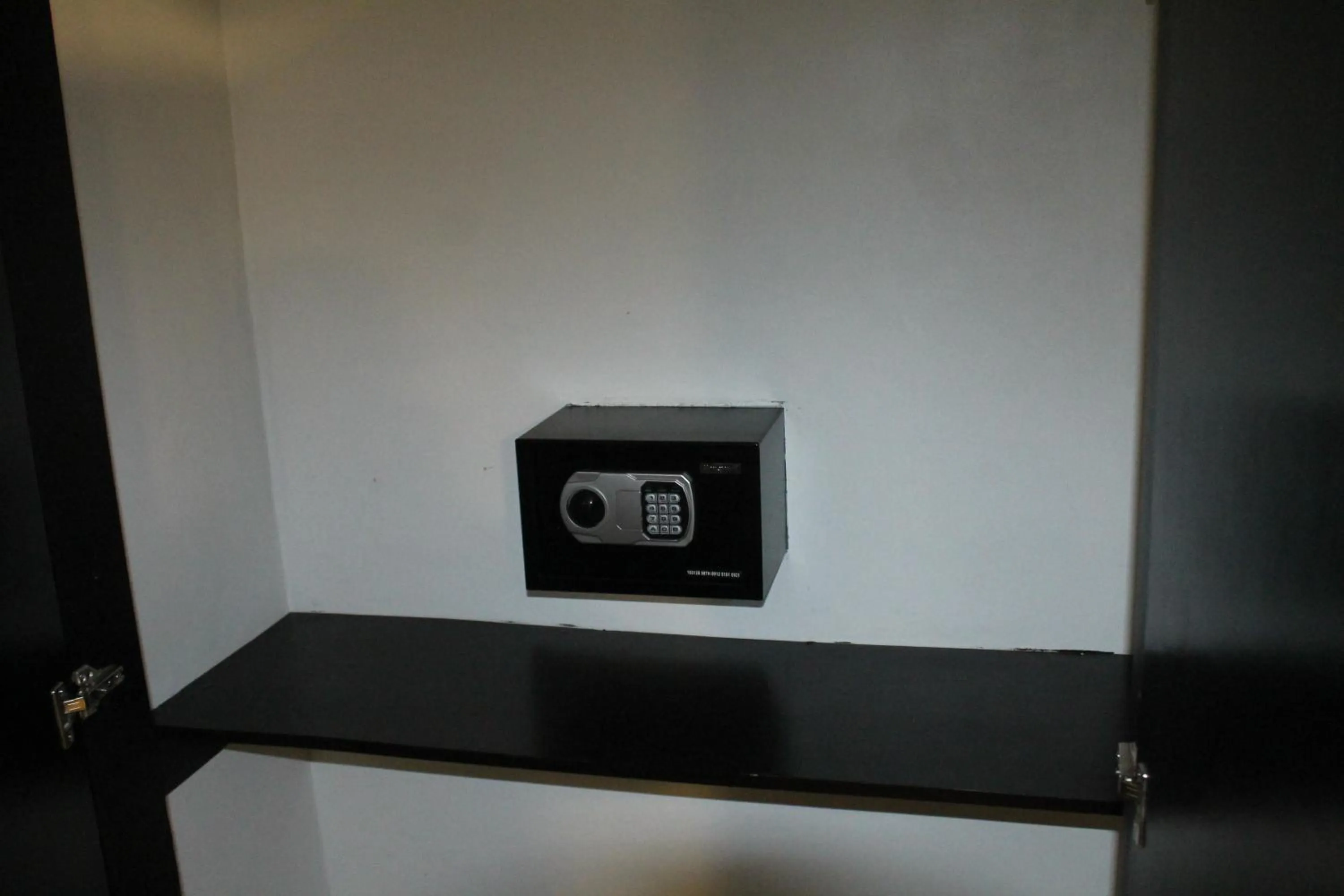 safe in Hotel Velario