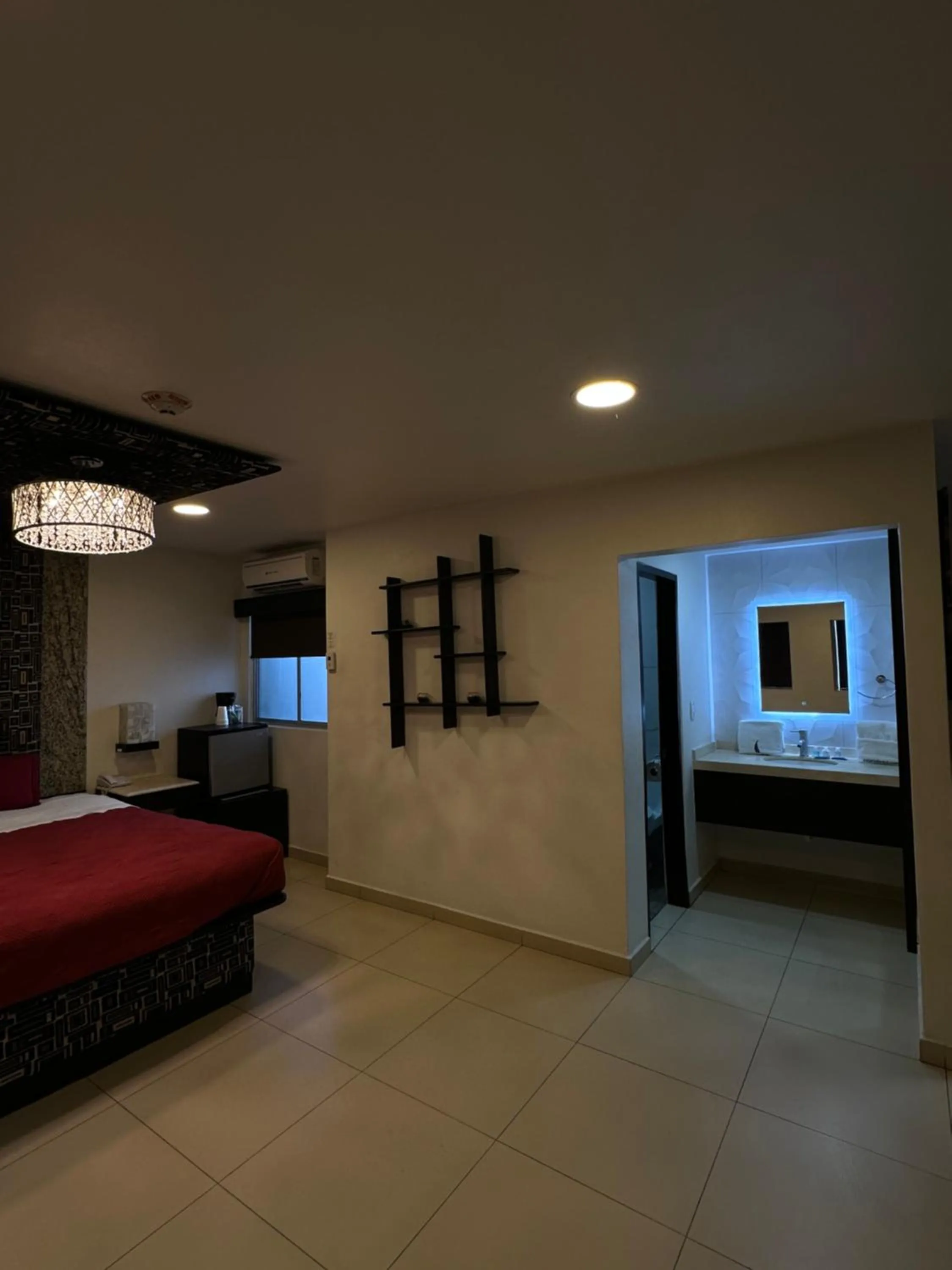 Photo of the whole room, Bed in Hotel Velario