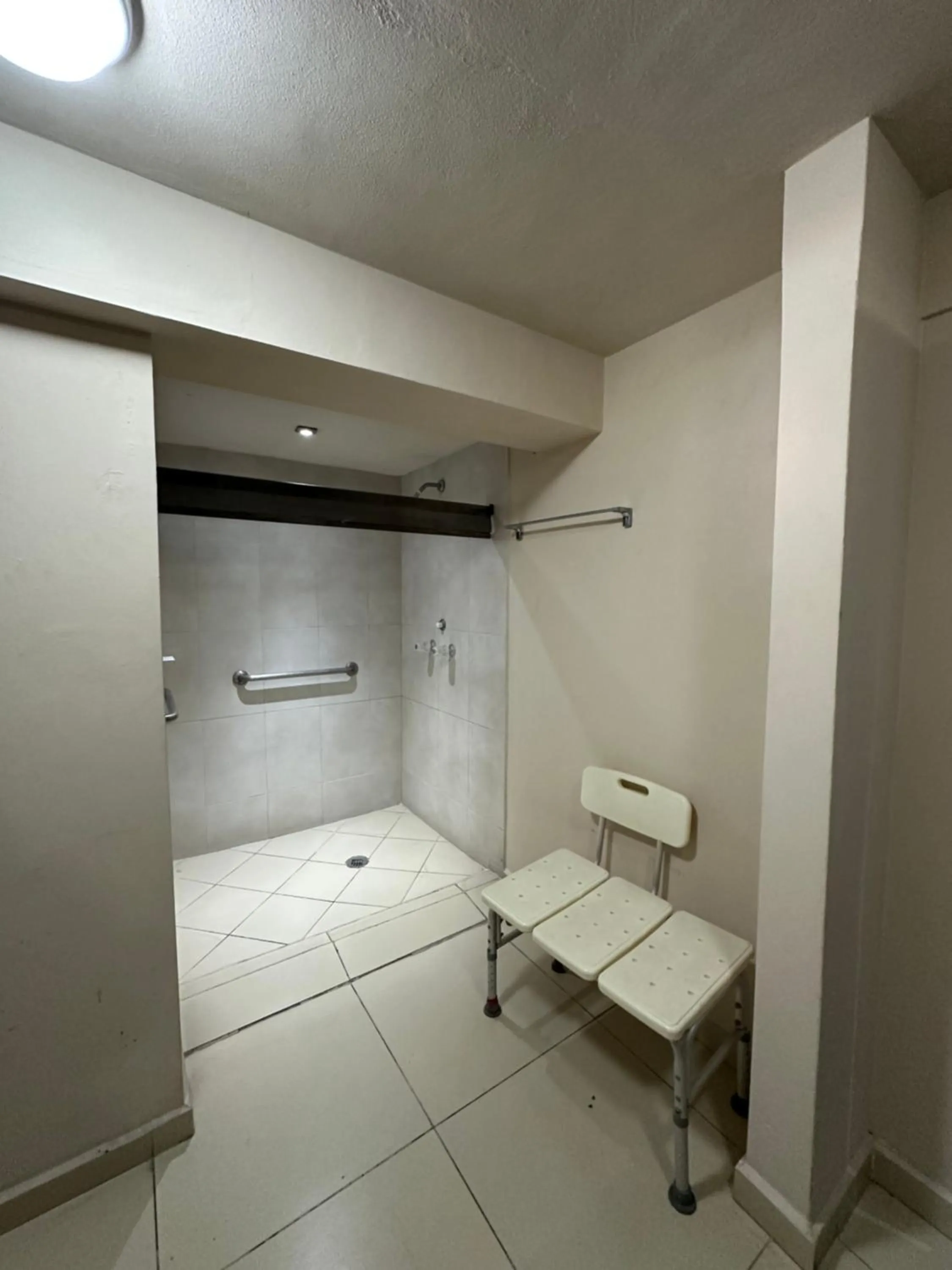 Shower in Hotel Velario