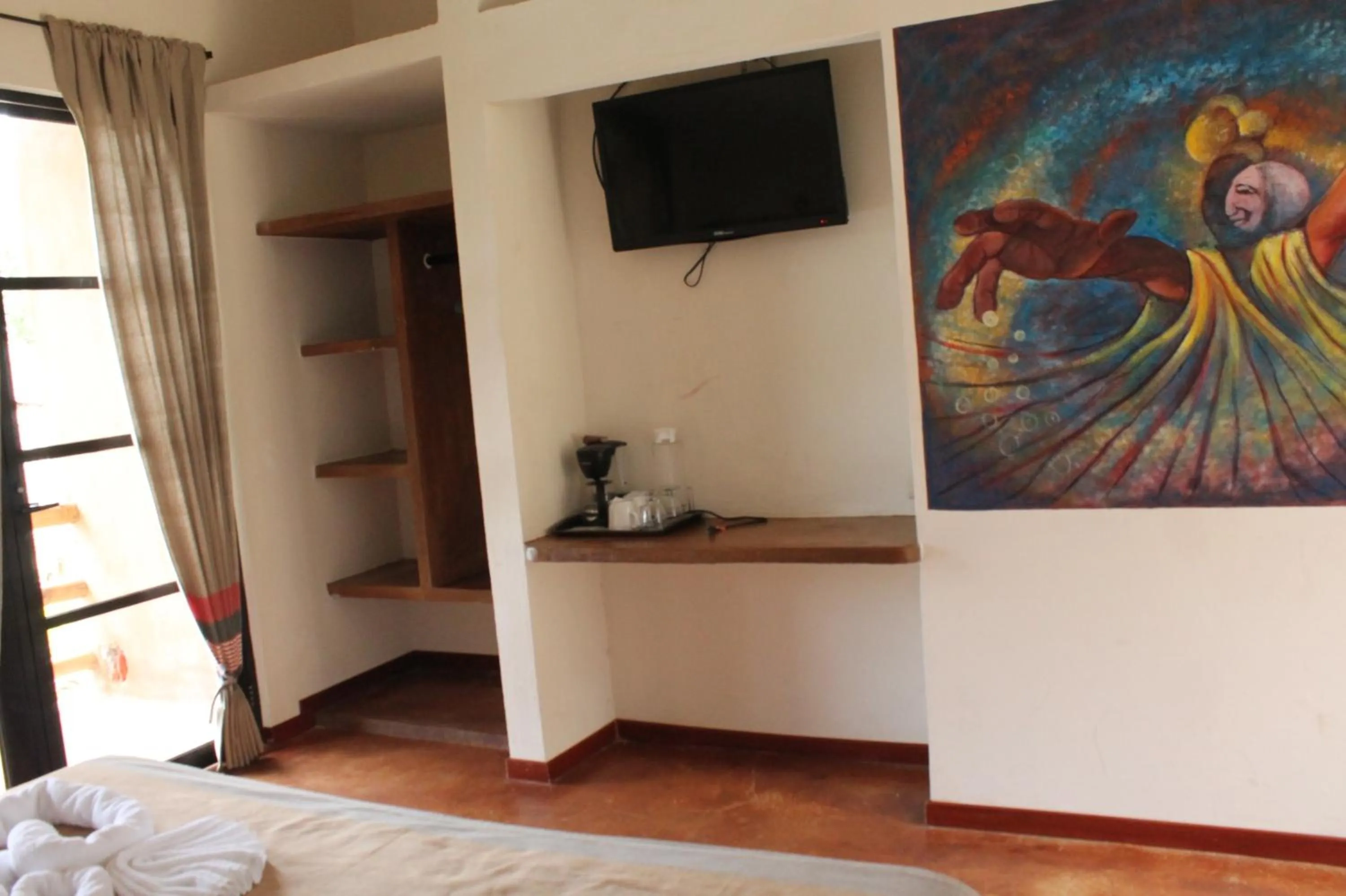 TV and multimedia, Bed in AXKAN PALENQUE, ALBERCAS, GASTRONOMIA MAR y TIERRA & TRAVEL AGENCY