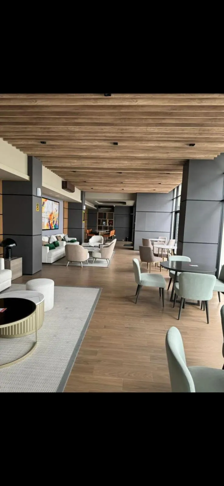 Vittorio Apartment Wiyung 1BR sby wifi smtv by ASH