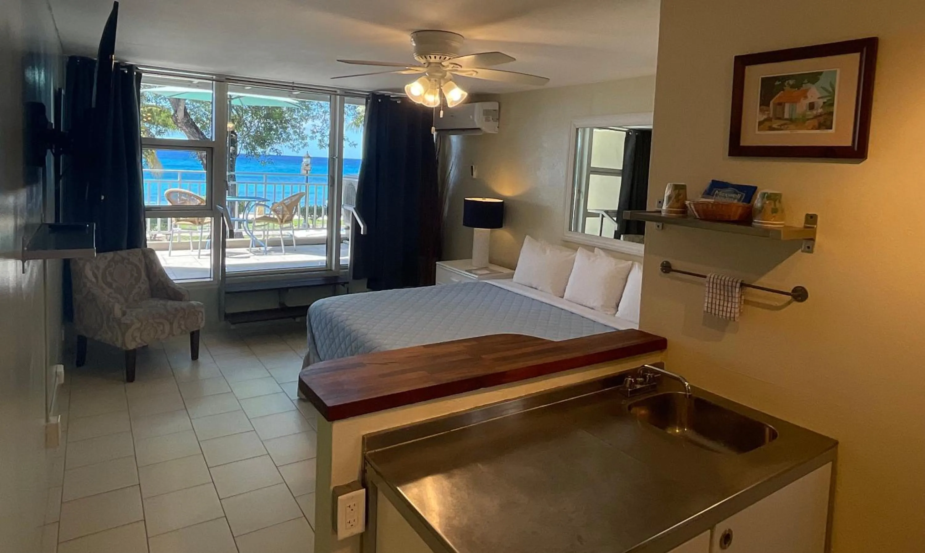 Photo of the whole room, Bed in The Frederiksted Hotel