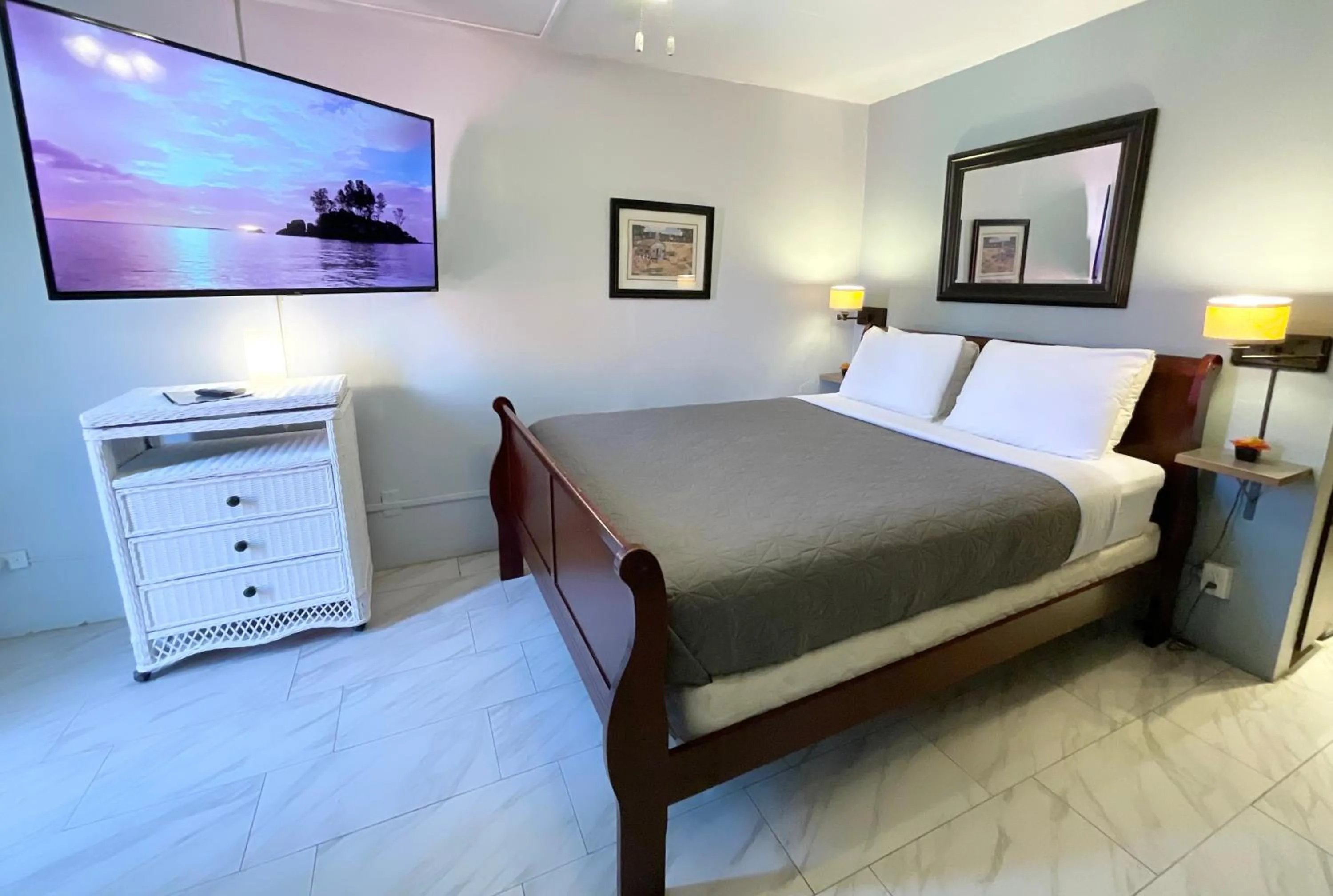 Bed in The Frederiksted Hotel