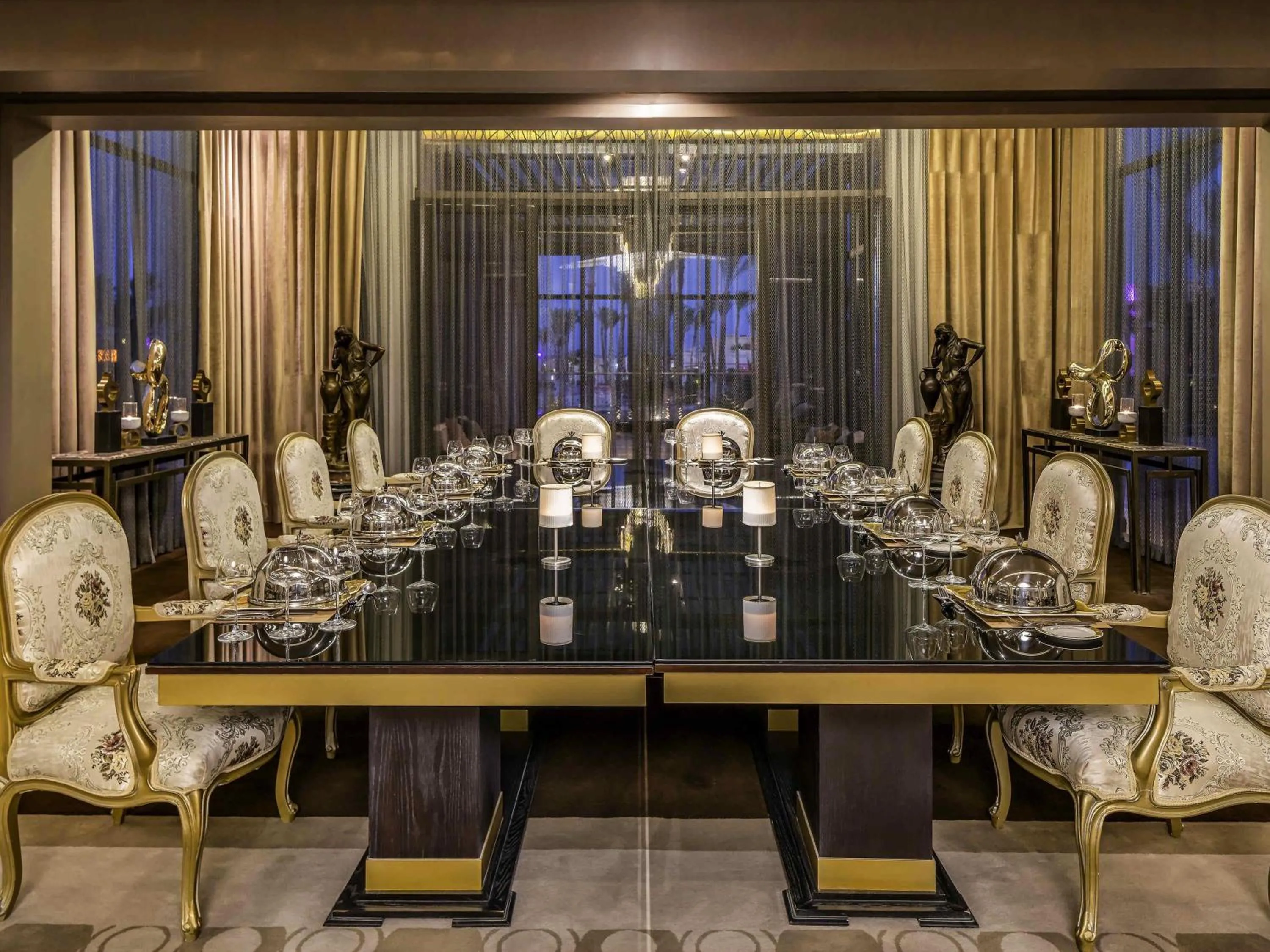 Restaurant/places to eat in Rixos Premium Seagate