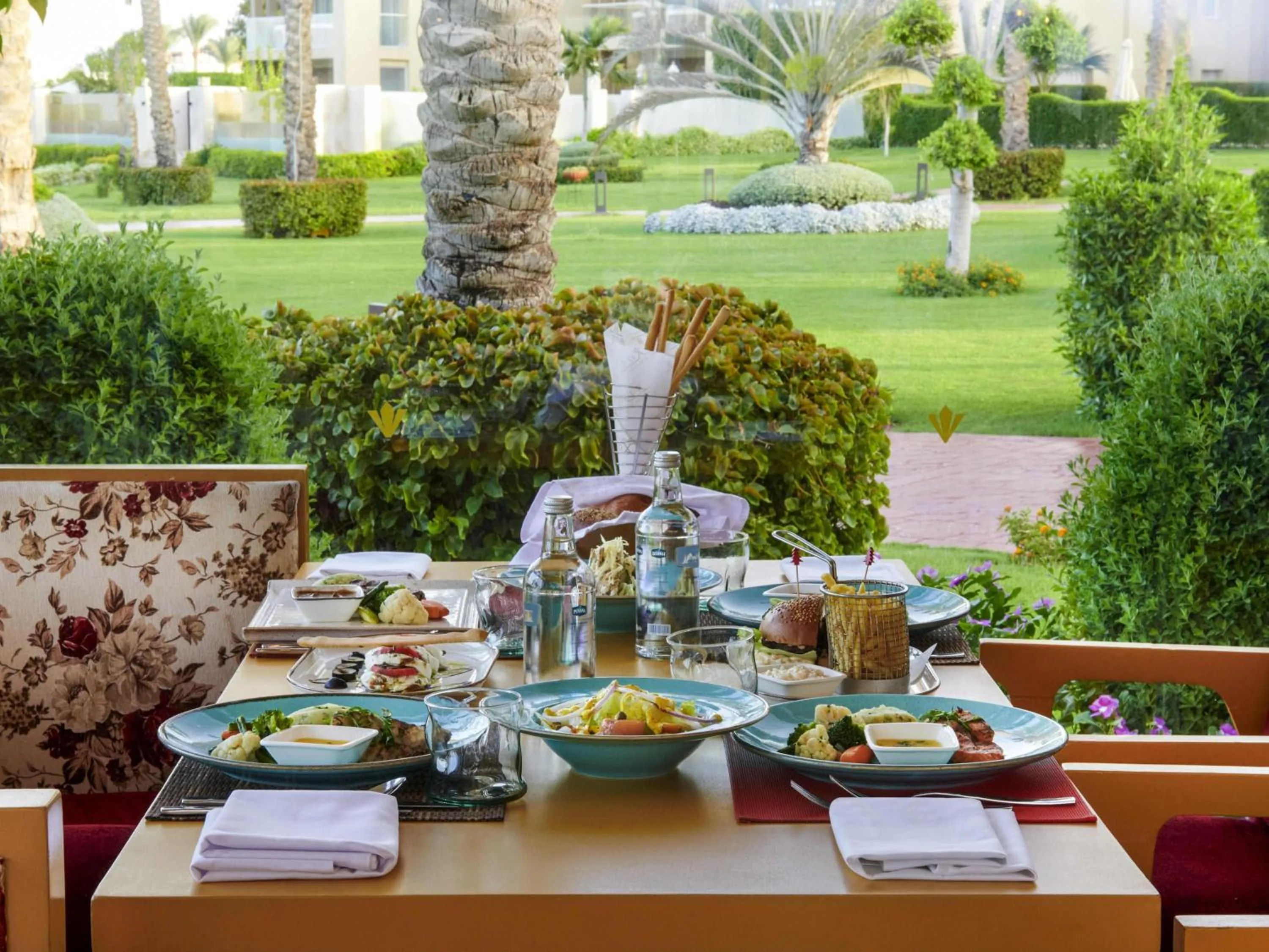 Restaurant/places to eat in Rixos Premium Seagate