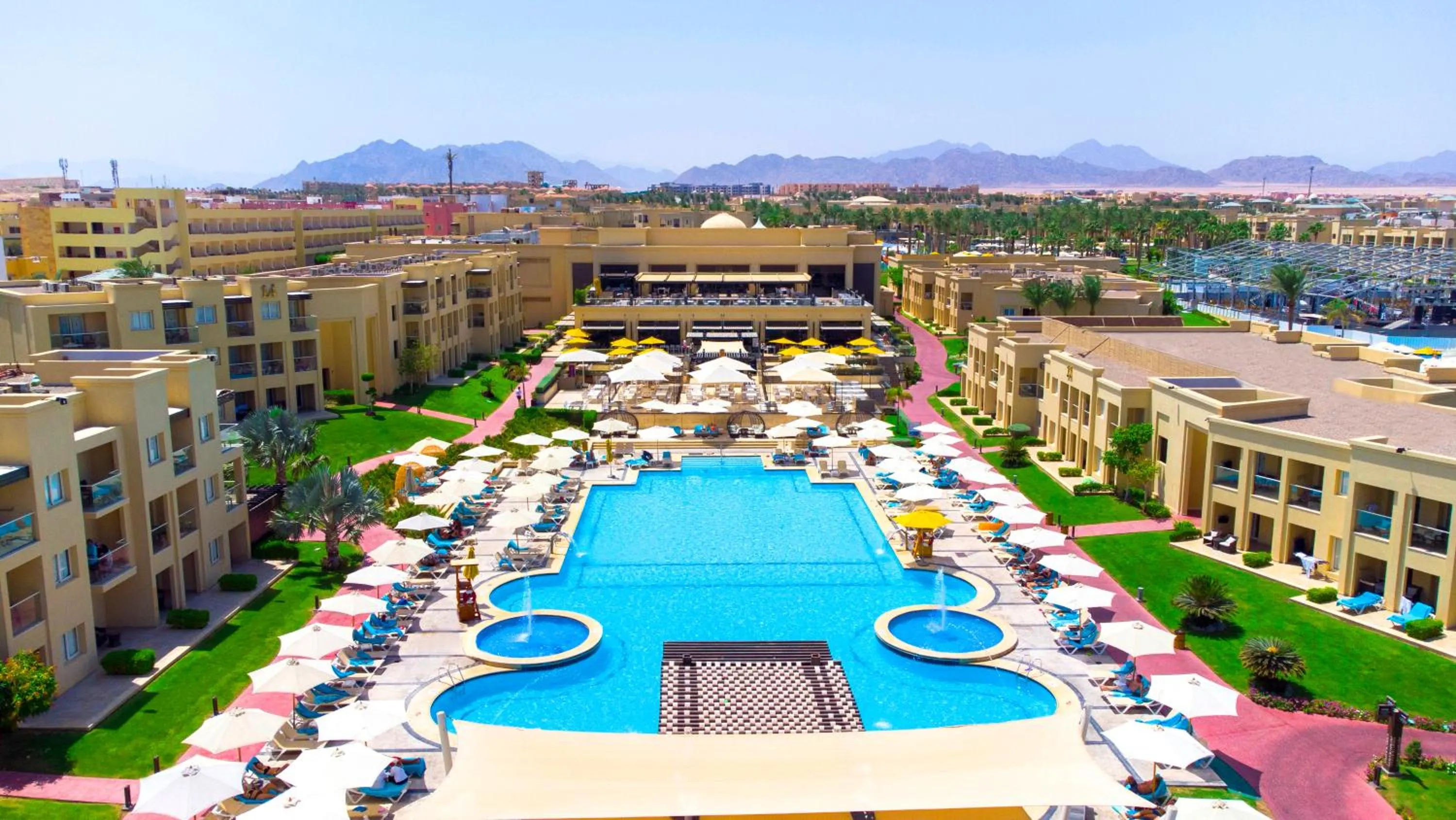 Pool view in Rixos Premium Seagate