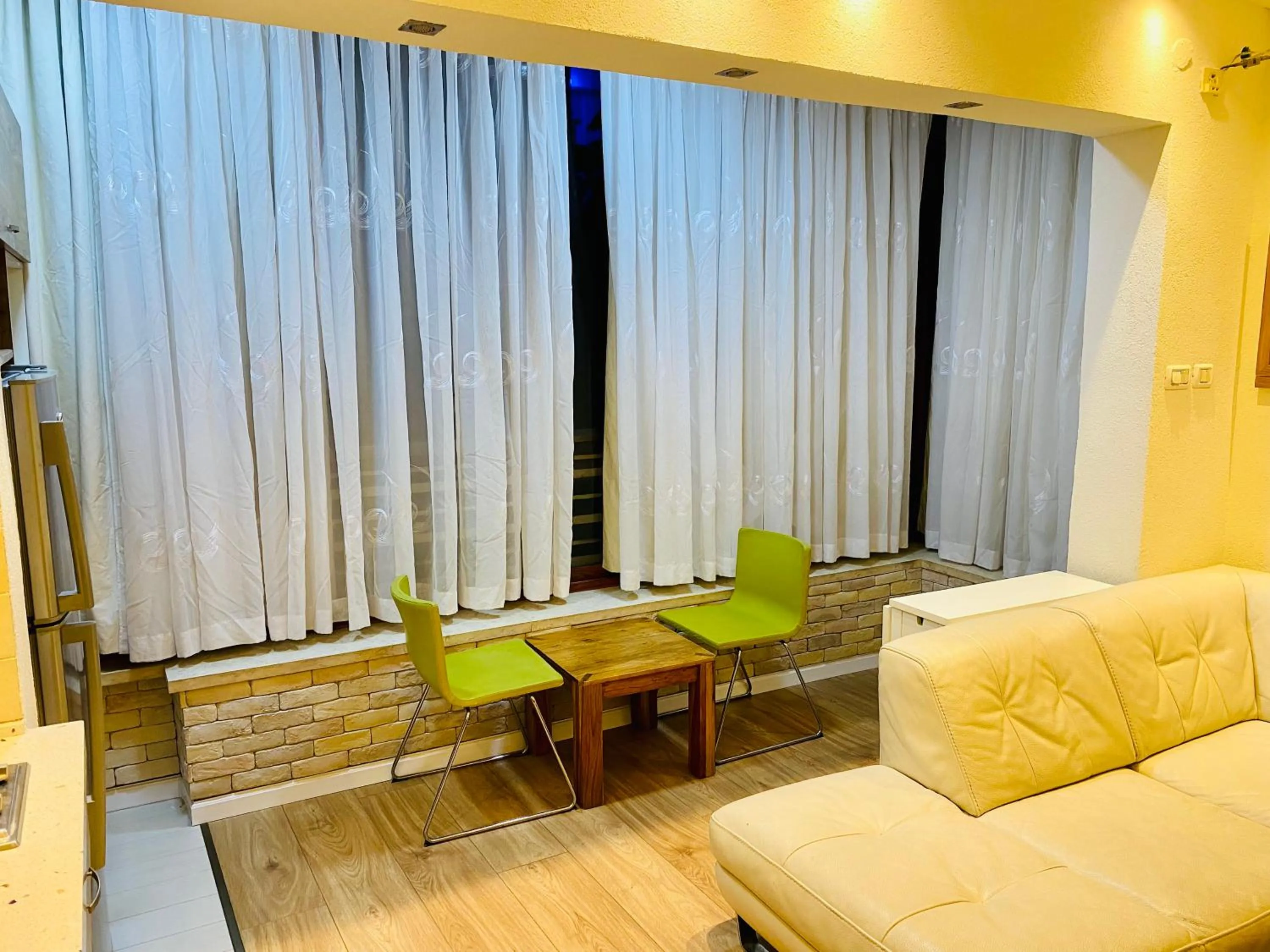 Living room in Sunset TLV Apartment - Dizengoff 142