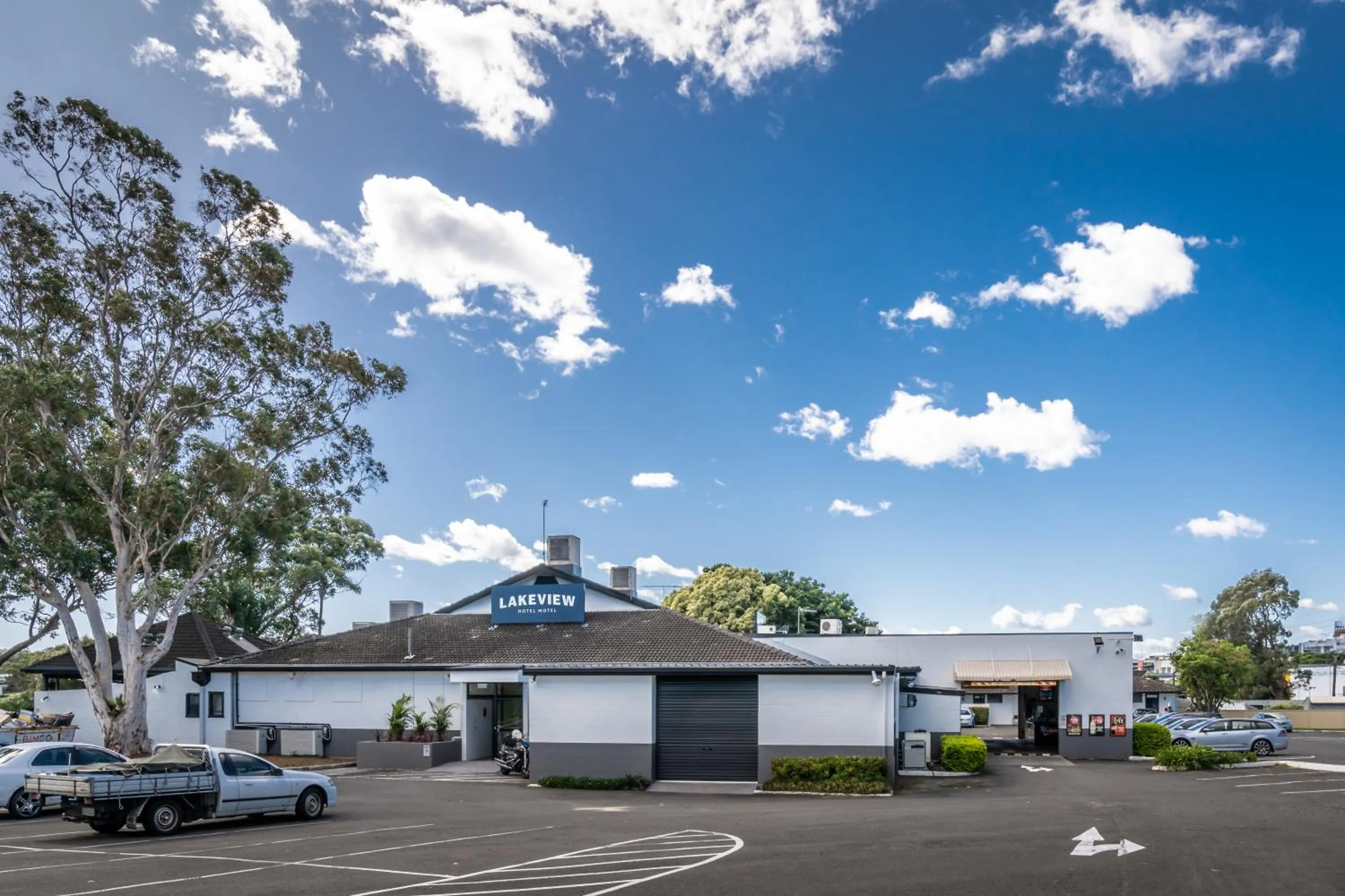 Property building in Lakeview Hotel Motel