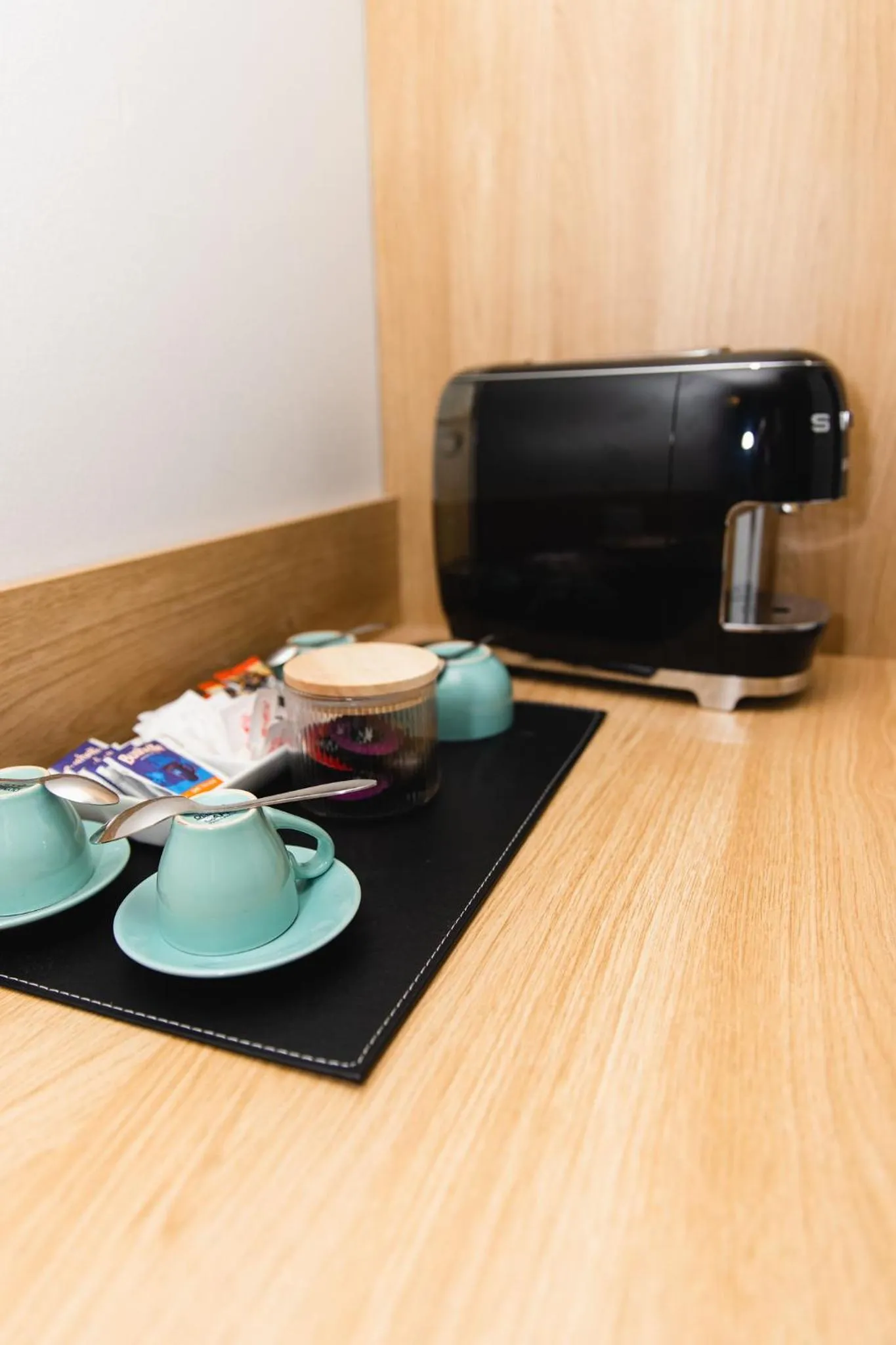 Coffee/tea facilities in Lakeview Hotel Motel