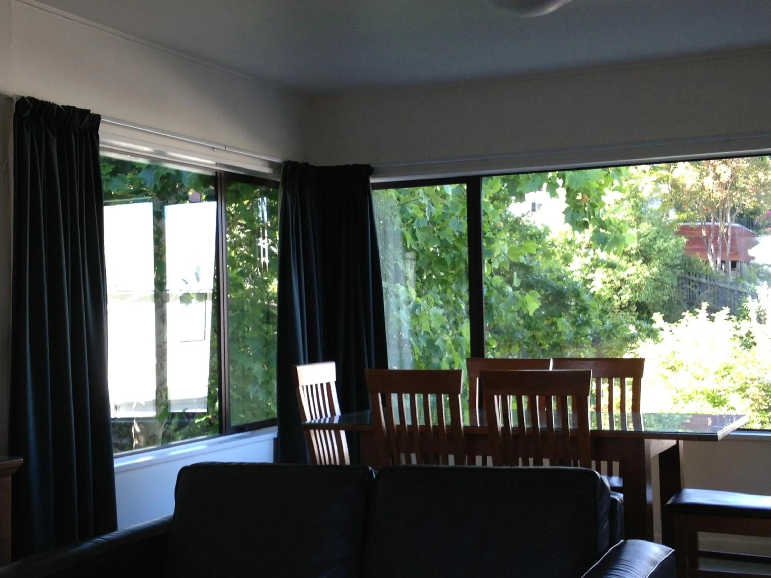 Dining area in Heriot Lane City Apartments
