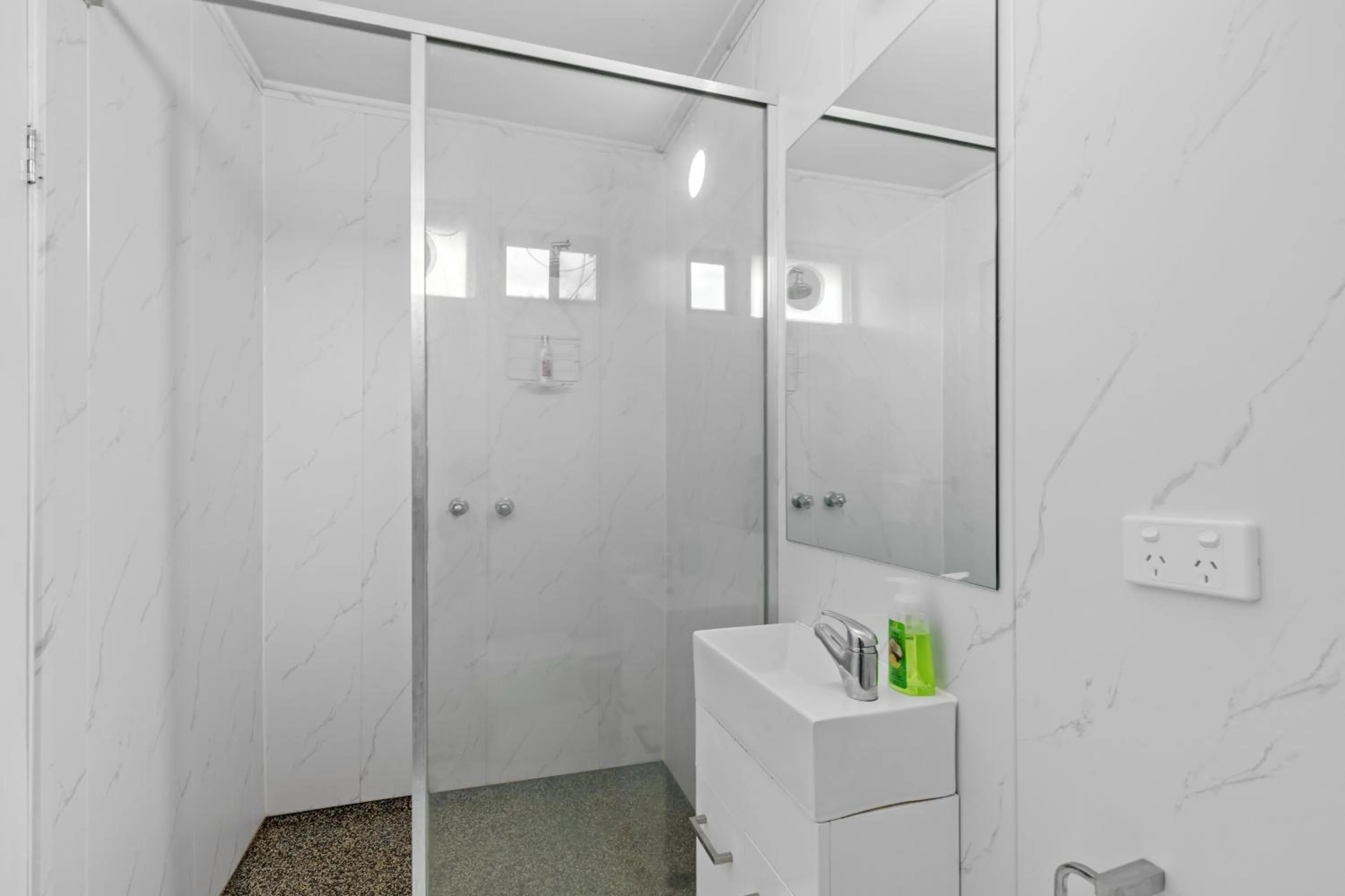 Shower in Gazebo Motor Inn - Strathmerton