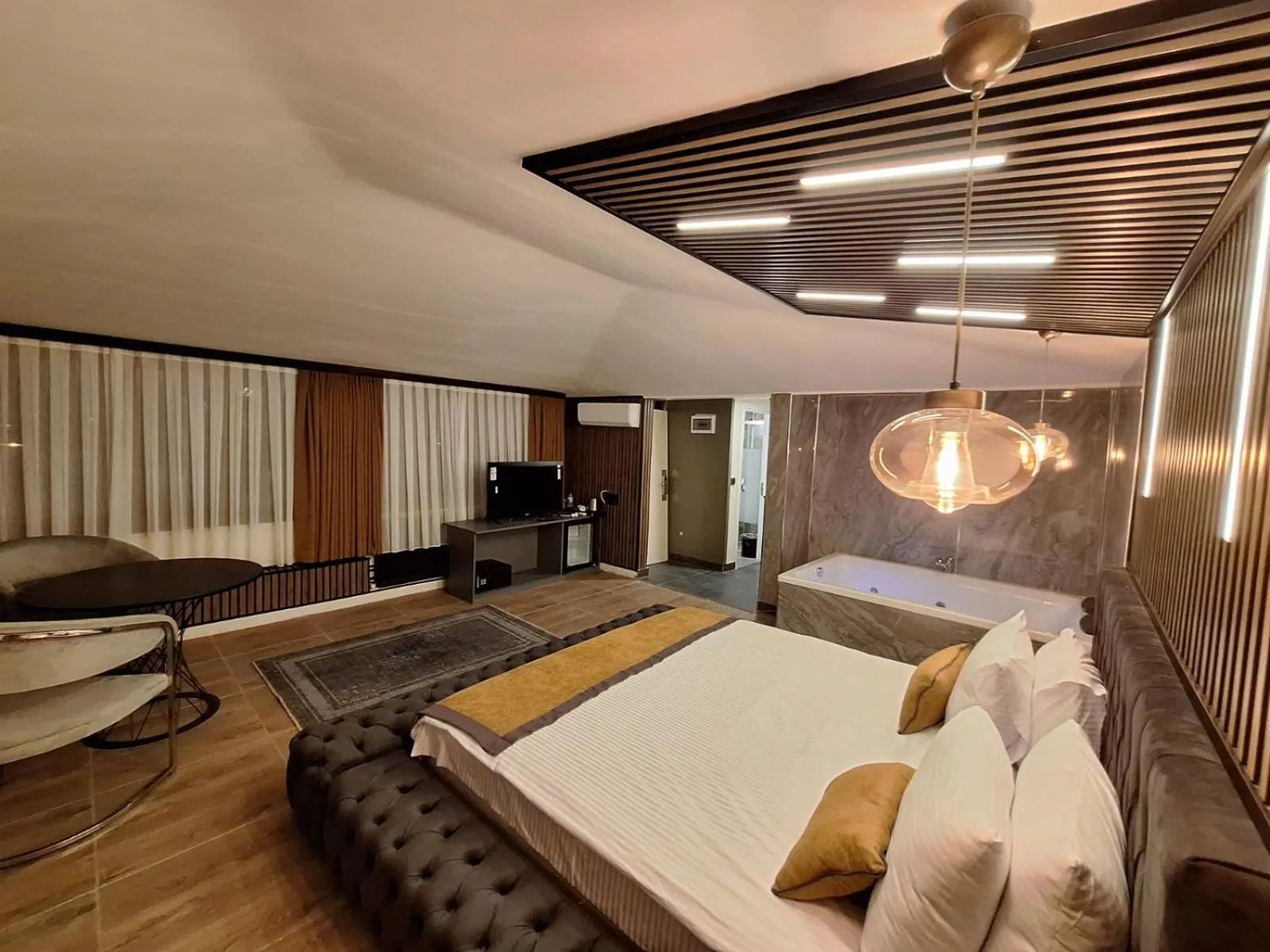 Photo of the whole room, Bed in The Best City Kadikoy