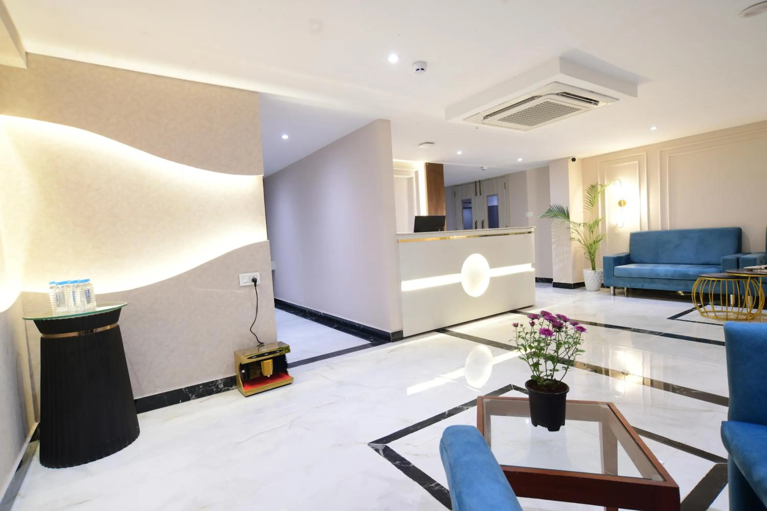 Lobby or reception in Aceotel Premier, Vijay Nagar