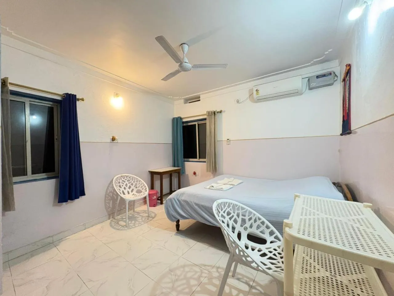 Bedroom, Bed in Tara Guest House