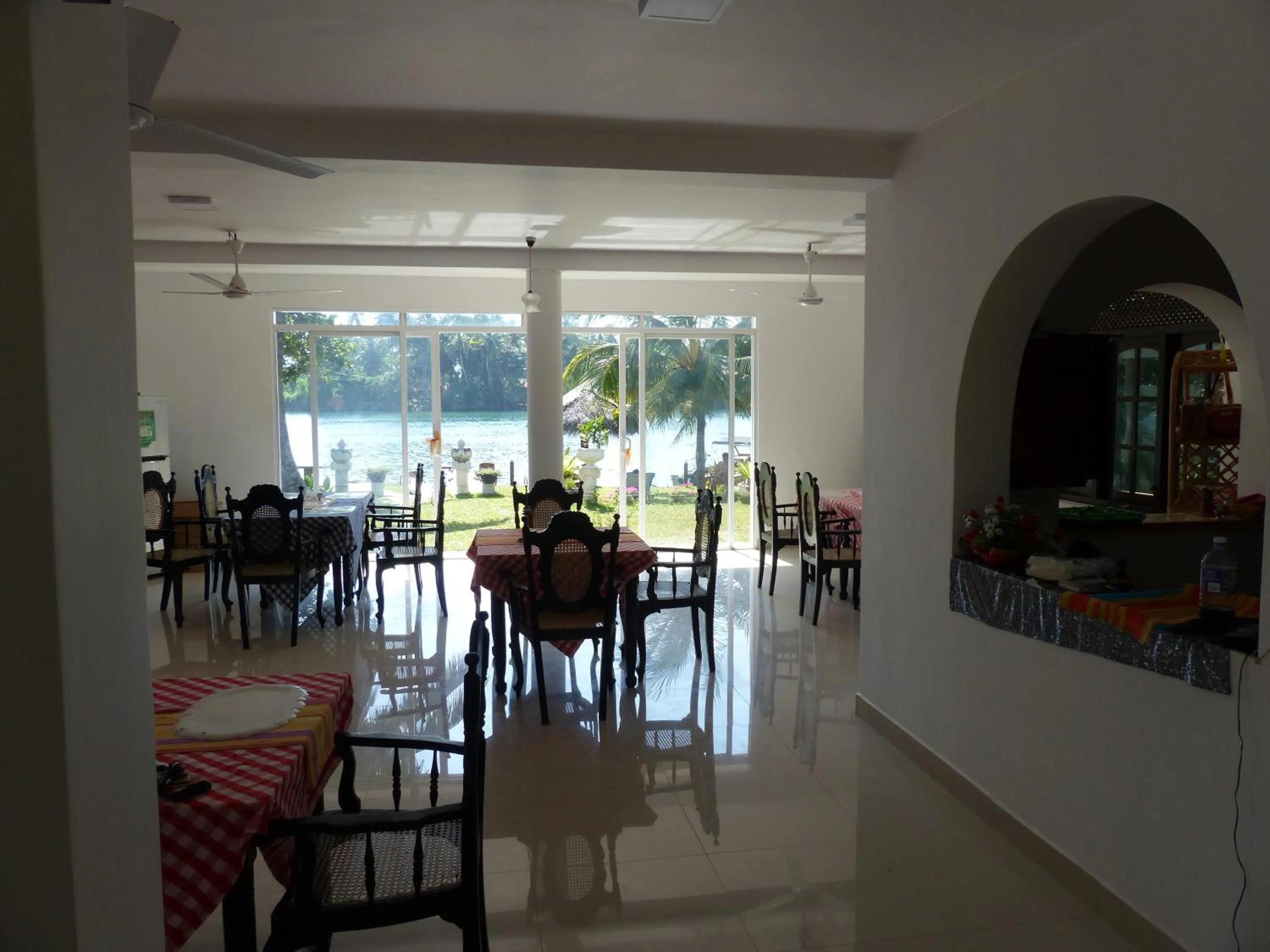 Restaurant/places to eat in Residence Jasmine