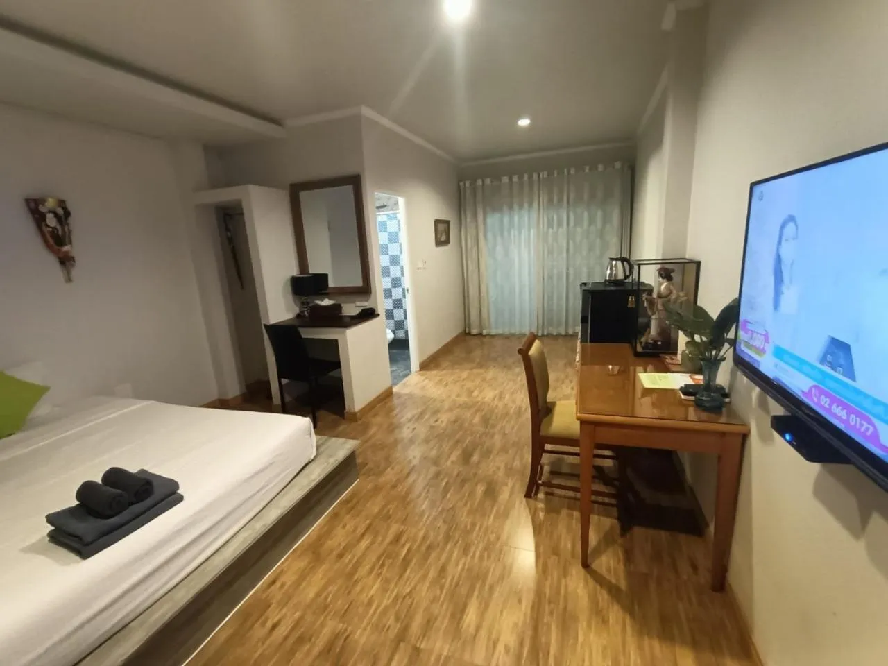 TV and multimedia, Bed in Aen Guy Boutique Hotel