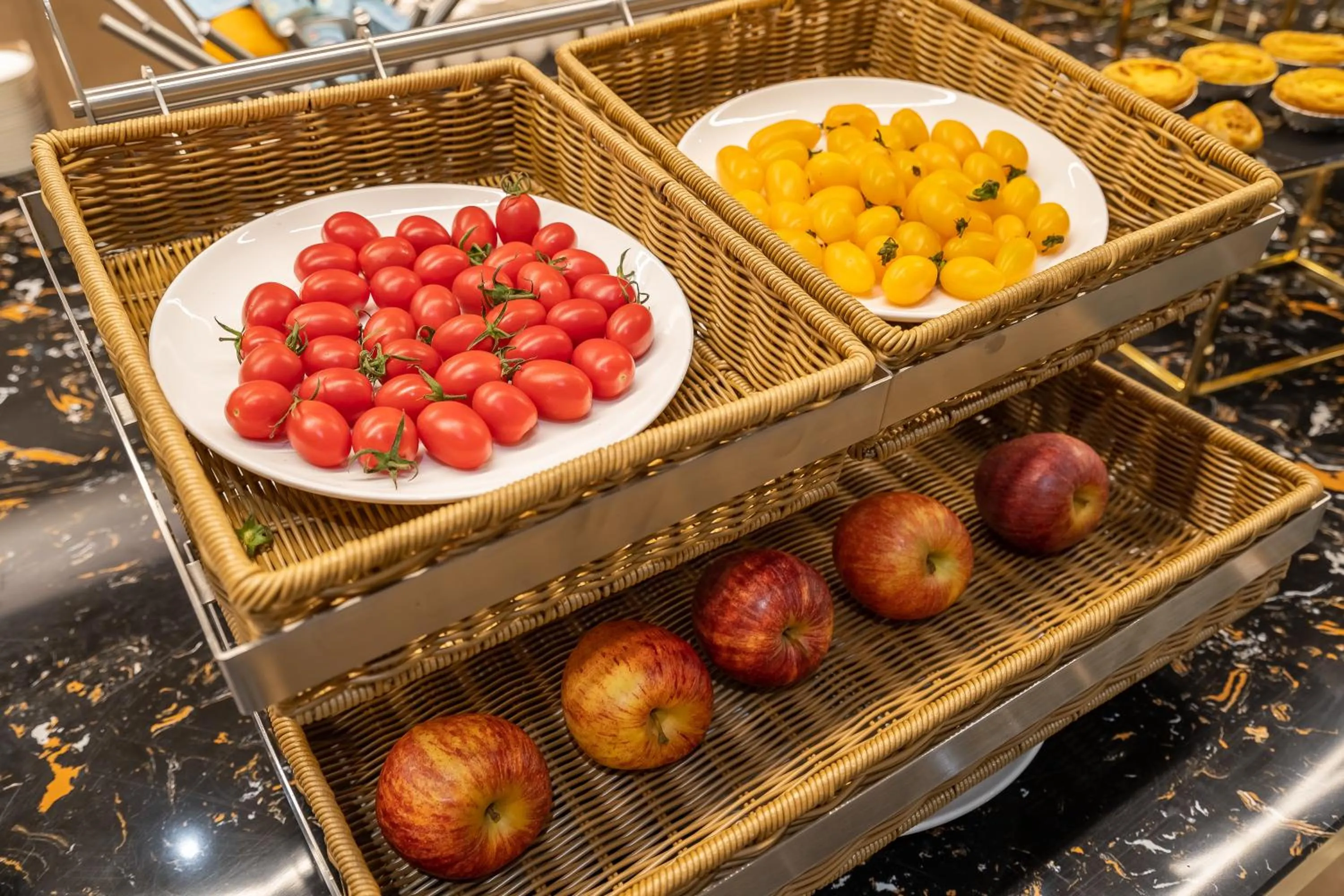 Buffet breakfast in Rezen Select Shanghai International Resort