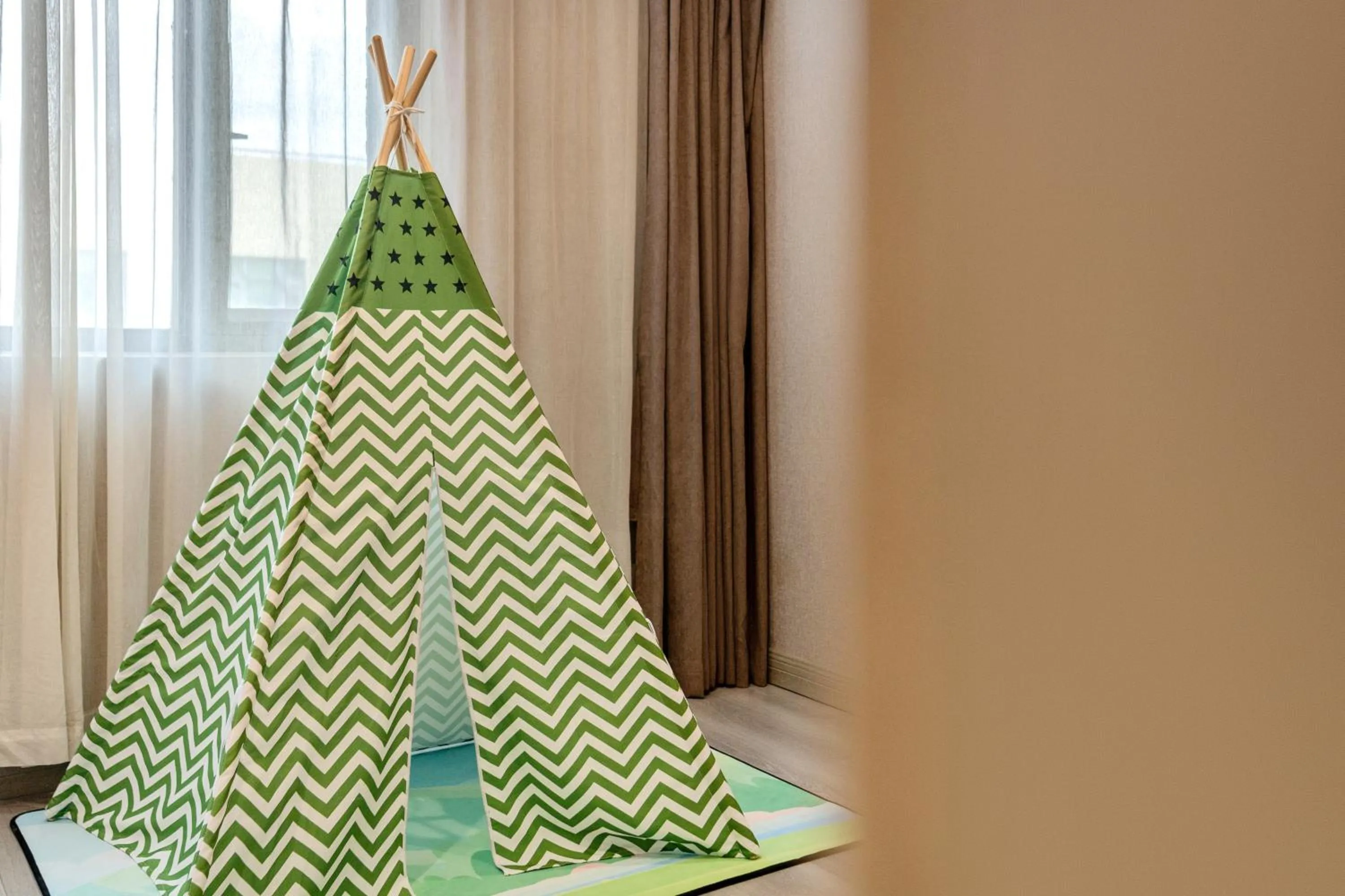 children in Rezen Select Shanghai International Resort