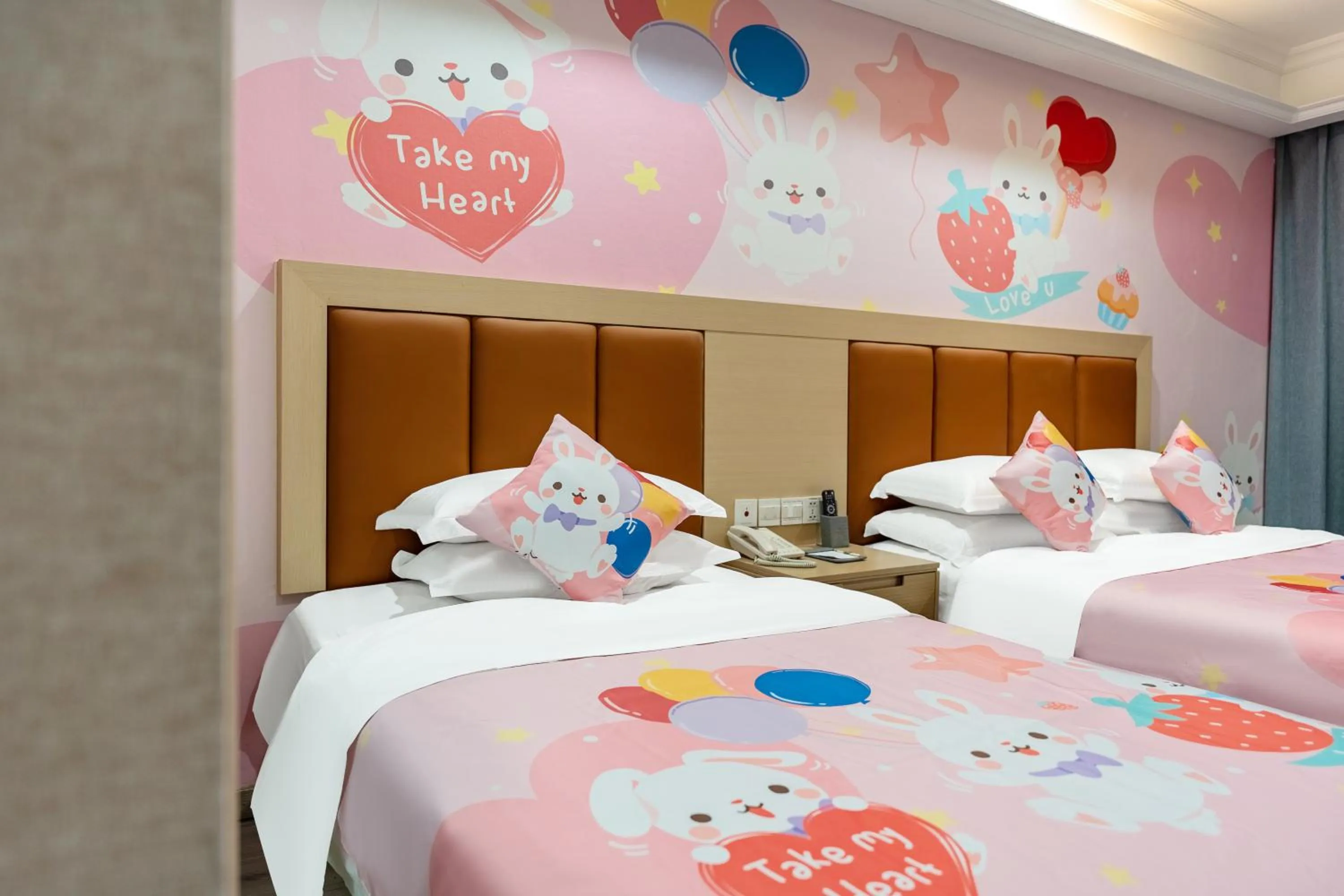 children, Bed in Rezen Select Shanghai International Resort
