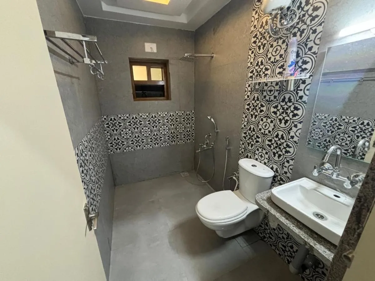 Shower in Jaithri Hotel and Event Centre