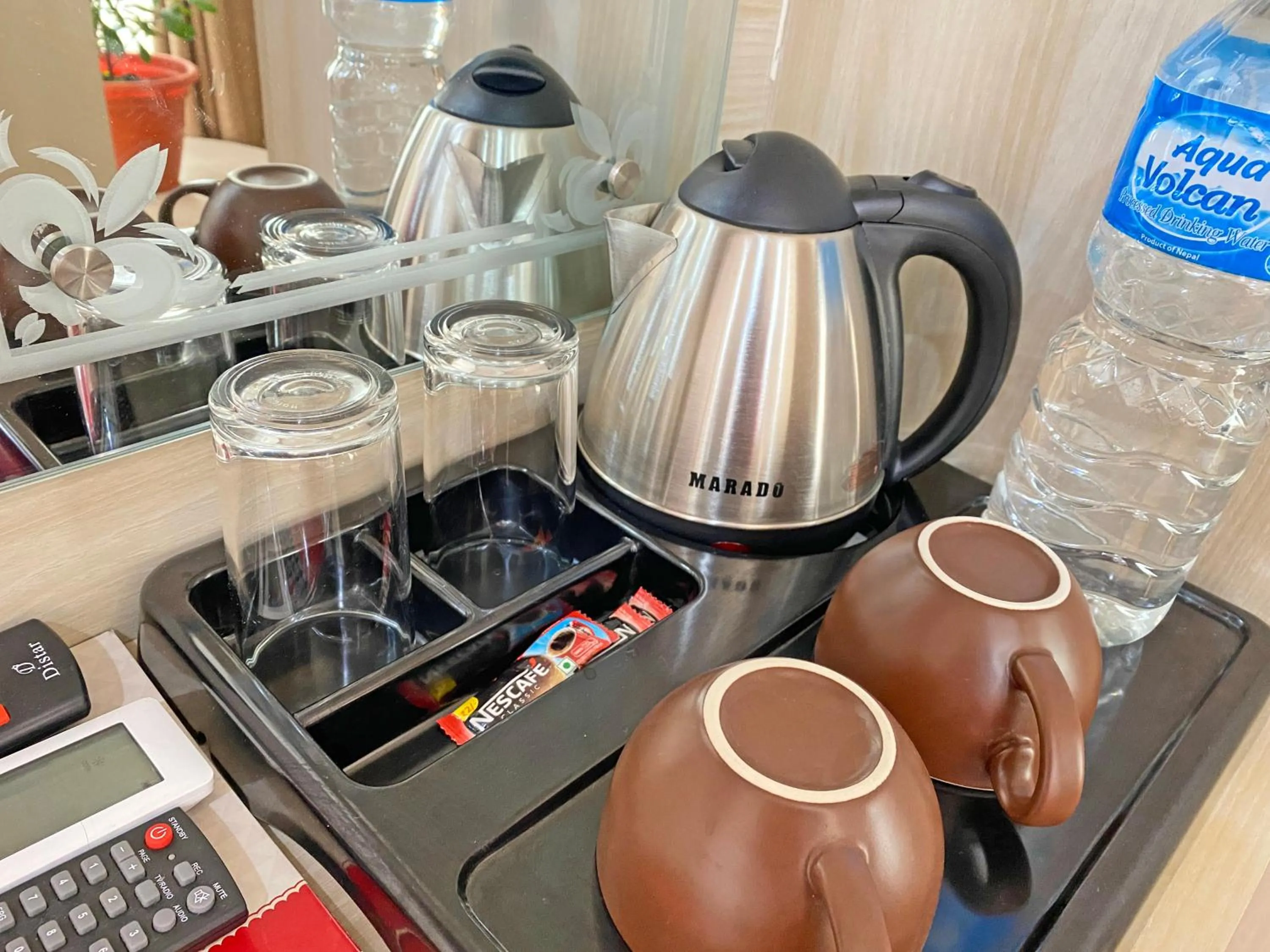 Coffee/tea facilities in Hotel Aaradhya