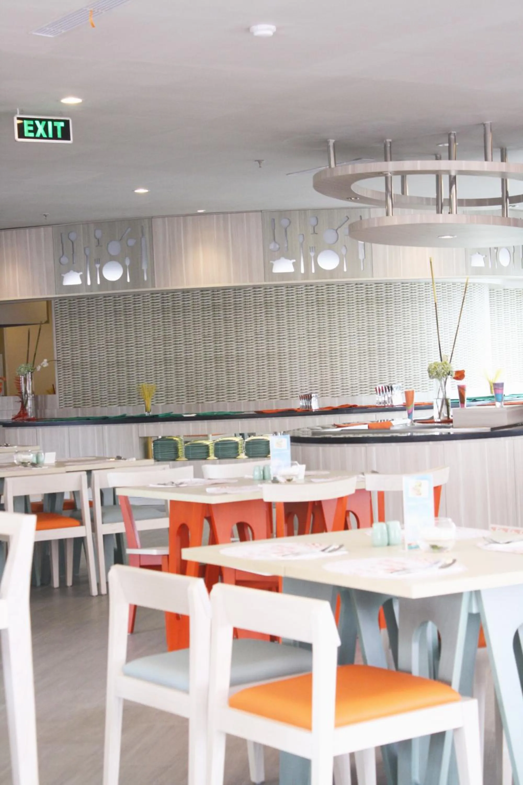 Restaurant/places to eat in HARRIS Hotel & Conventions Ciumbuleuit Bandung