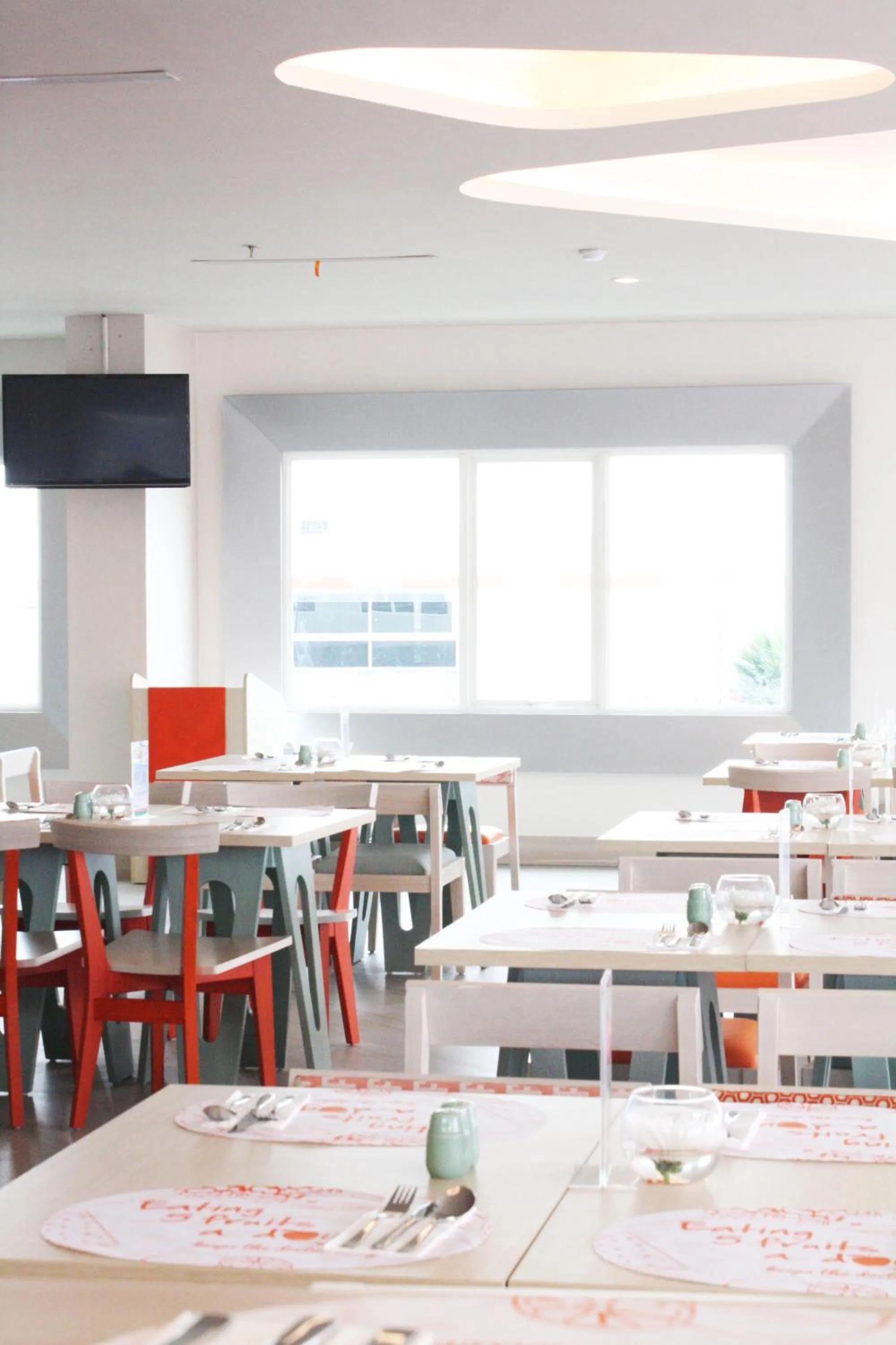 Restaurant/places to eat in HARRIS Hotel & Conventions Ciumbuleuit Bandung