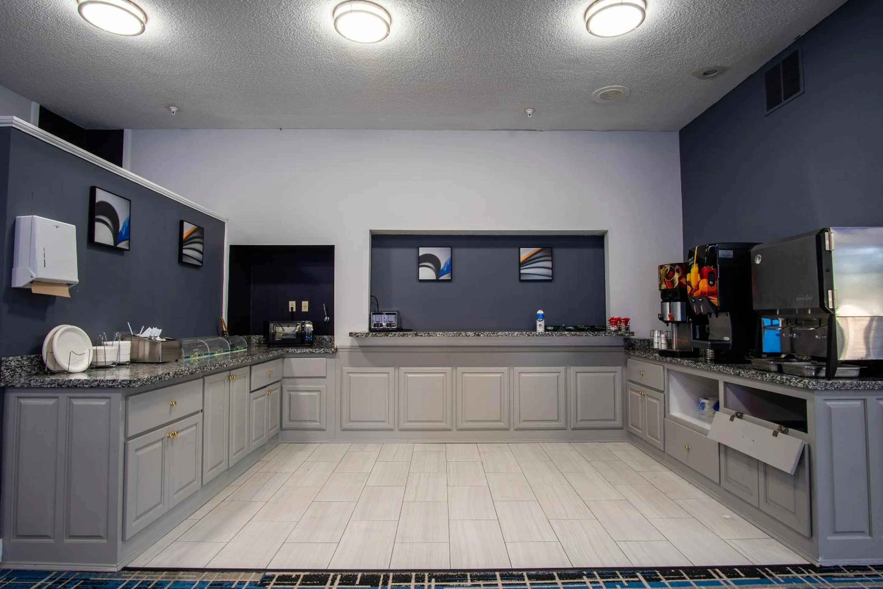 Breakfast in Coratel Inn and Suites By Jasper Eagan ST Paul Airport & Mall of America