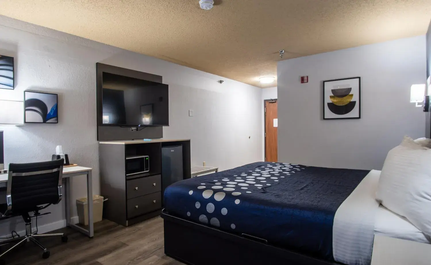 King Room in Coratel Inn and Suites By Jasper Eagan ST Paul Airport & Mall of America King Room in Coratel Inn and Suites By Jasper Eagan ST Paul Airport & Mall of America